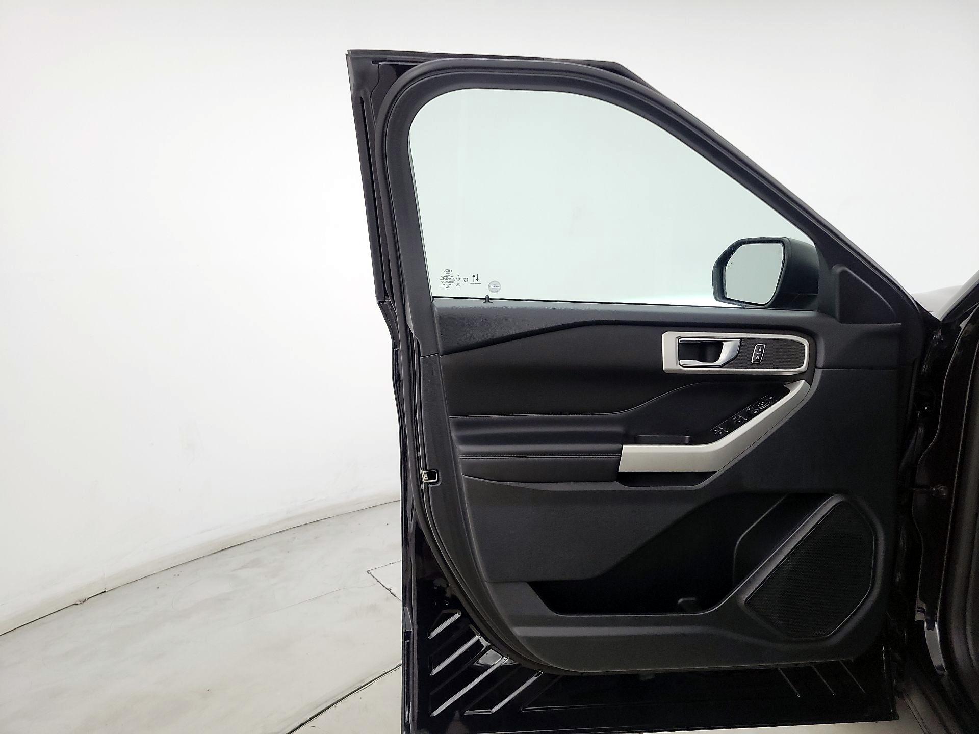 Thumbnail: 2020 Ford Explorer - 12