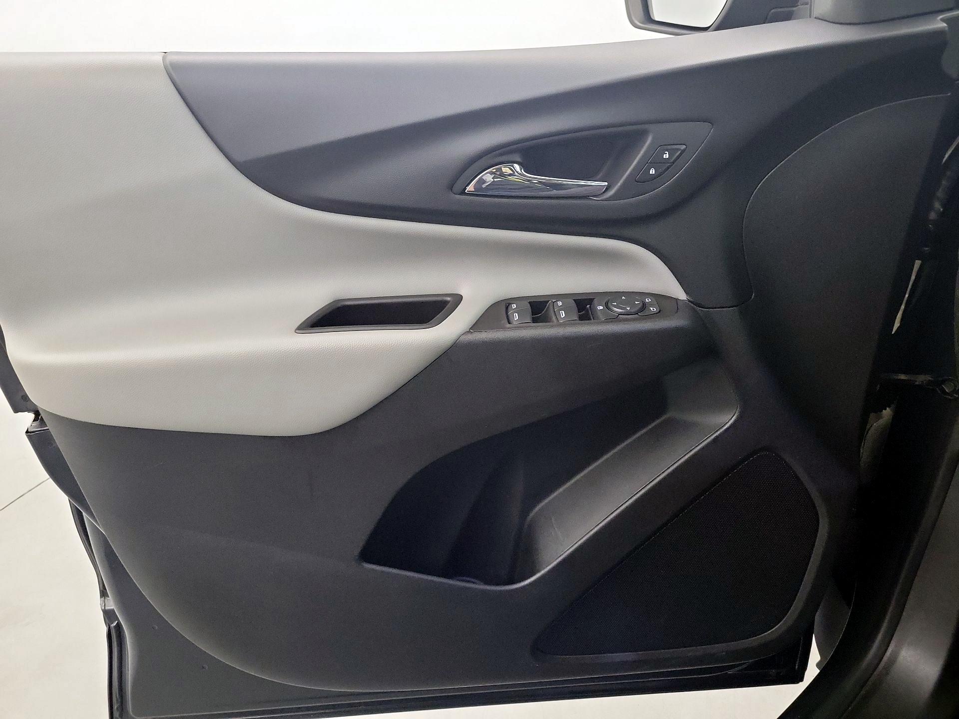Thumbnail: 2021 Chevrolet Equinox - 10