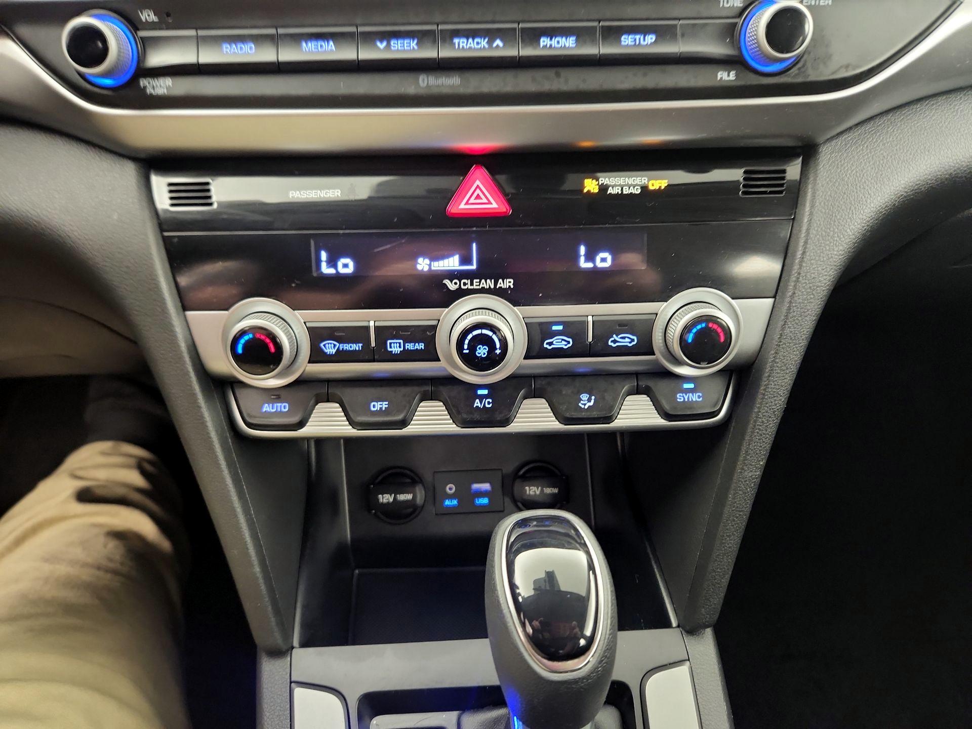 Thumbnail: 2020 Hyundai Elantra - 16