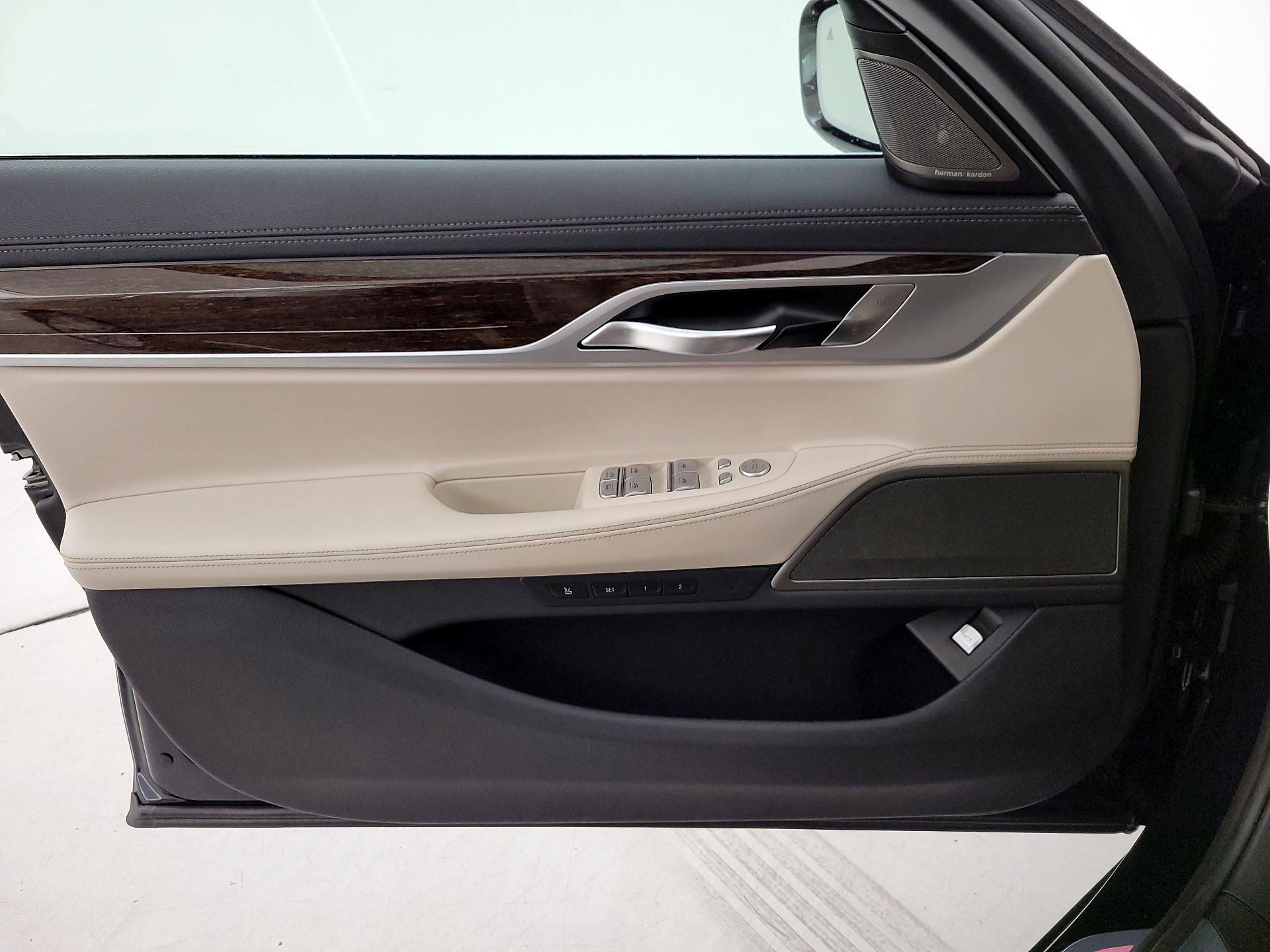 Thumbnail: 2020 BMW 7 Series - 12