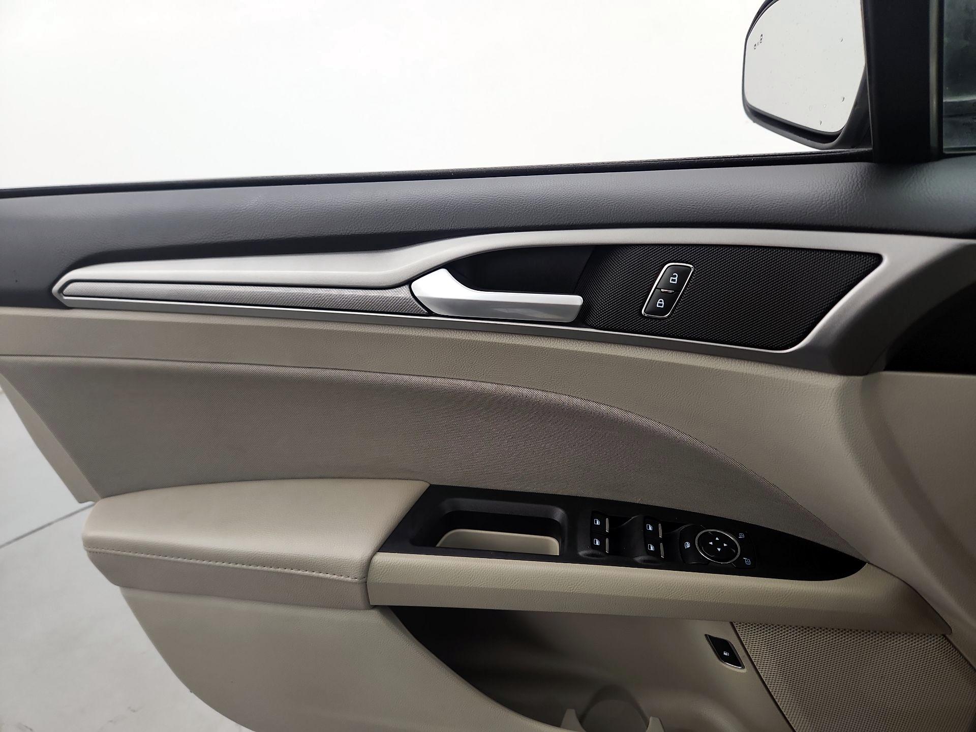 Thumbnail: 2020 Ford Fusion - 12