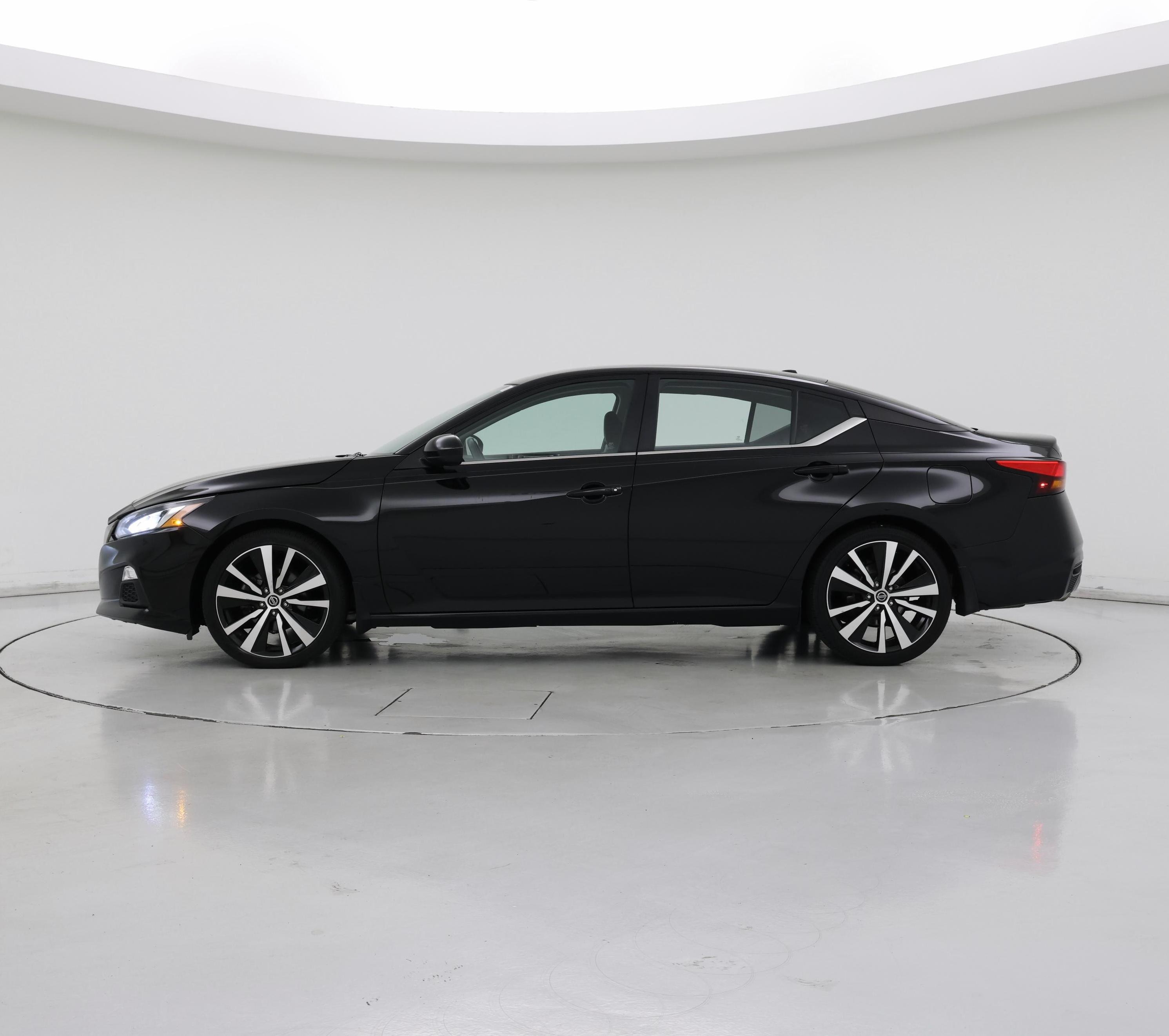 Thumbnail: 2022 Nissan Altima - 3