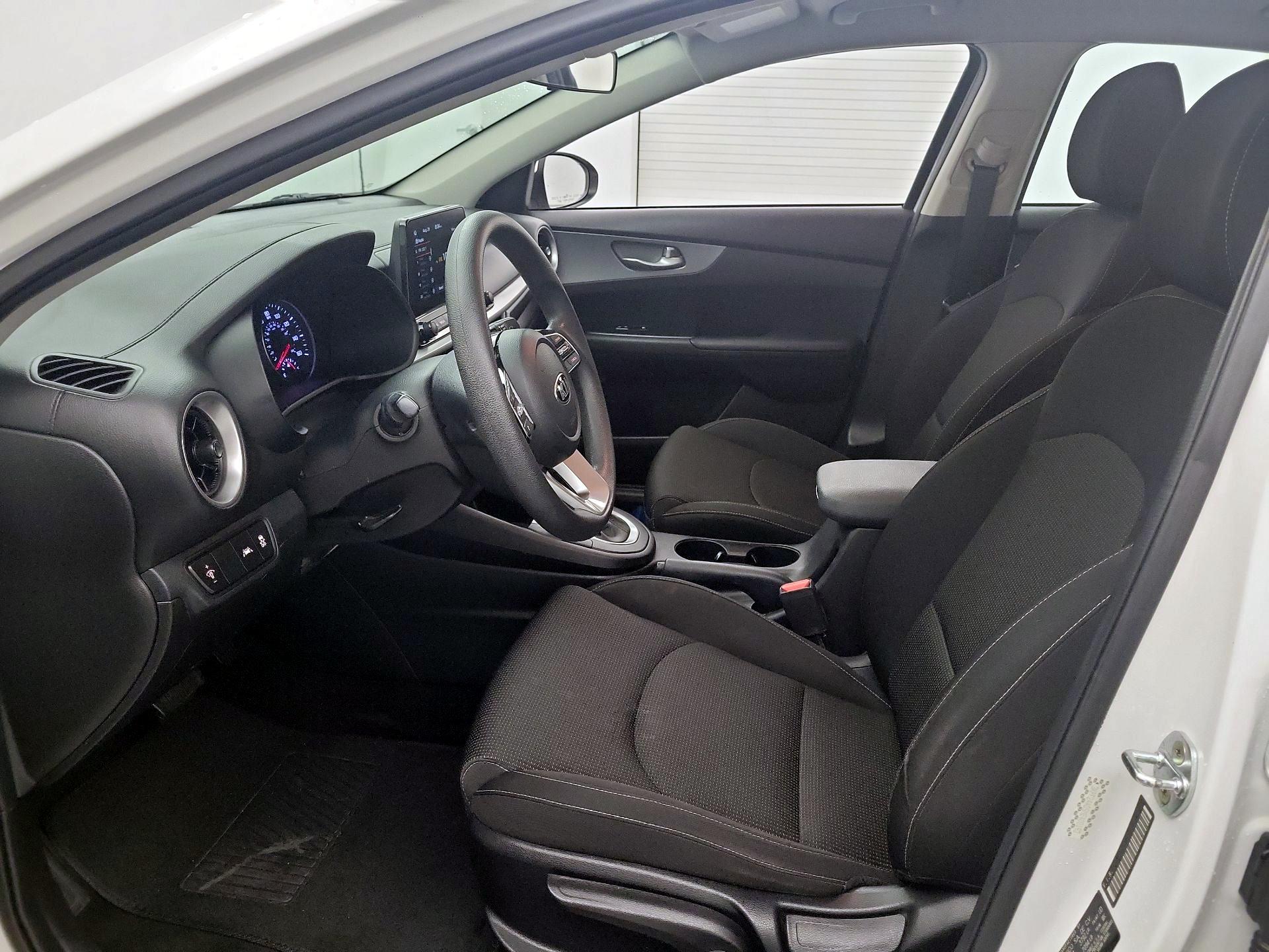 Thumbnail: 2021 Kia Forte - 11