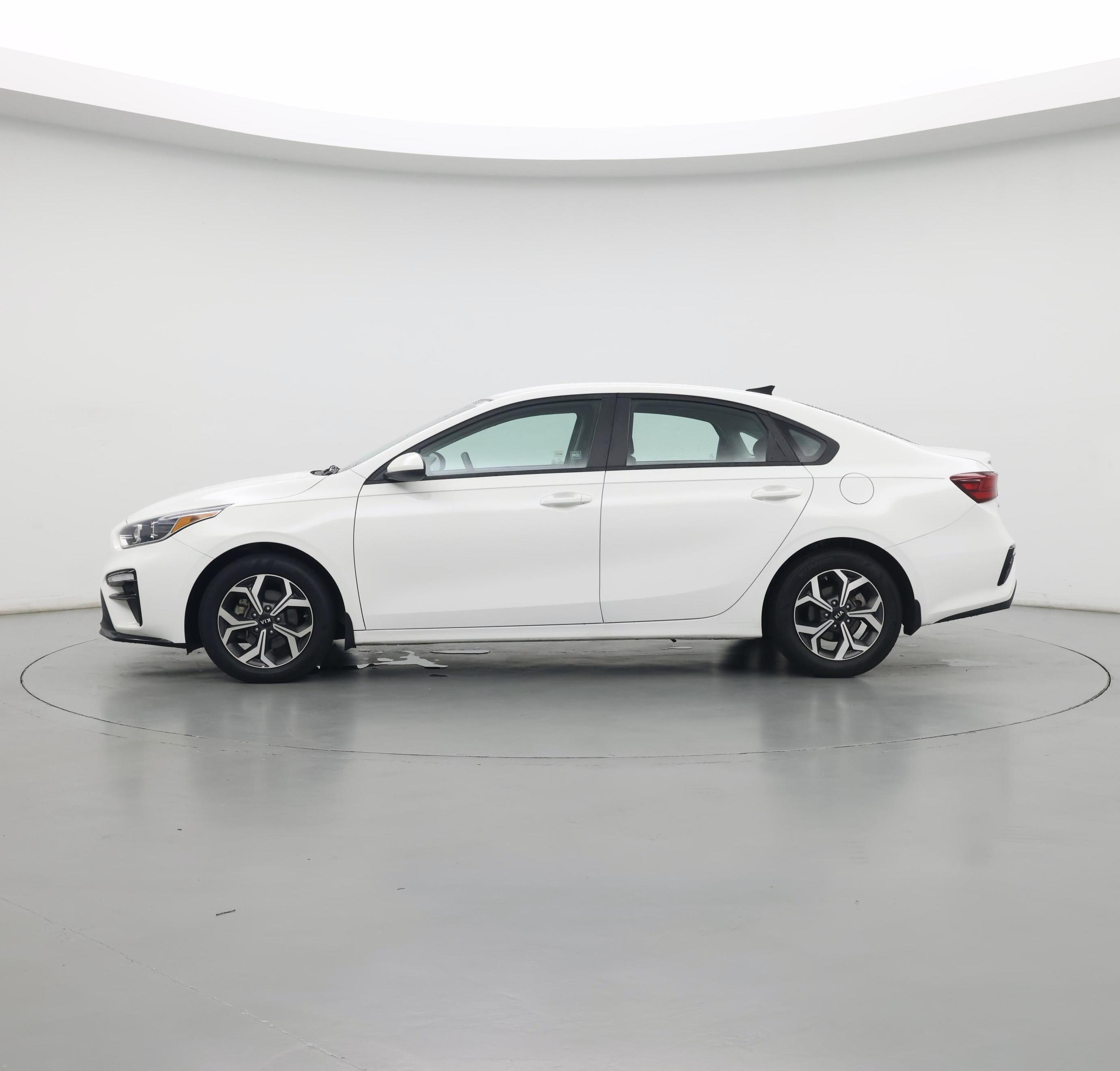 Thumbnail: 2021 Kia Forte - 3