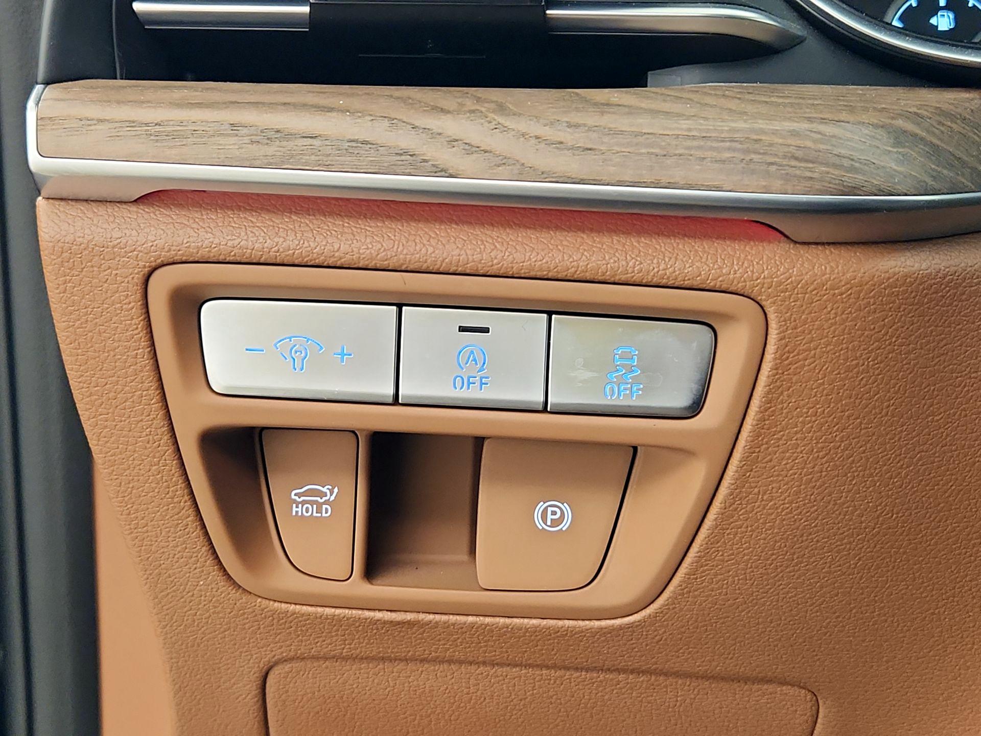 Thumbnail: 2022 Genesis G80 - 13