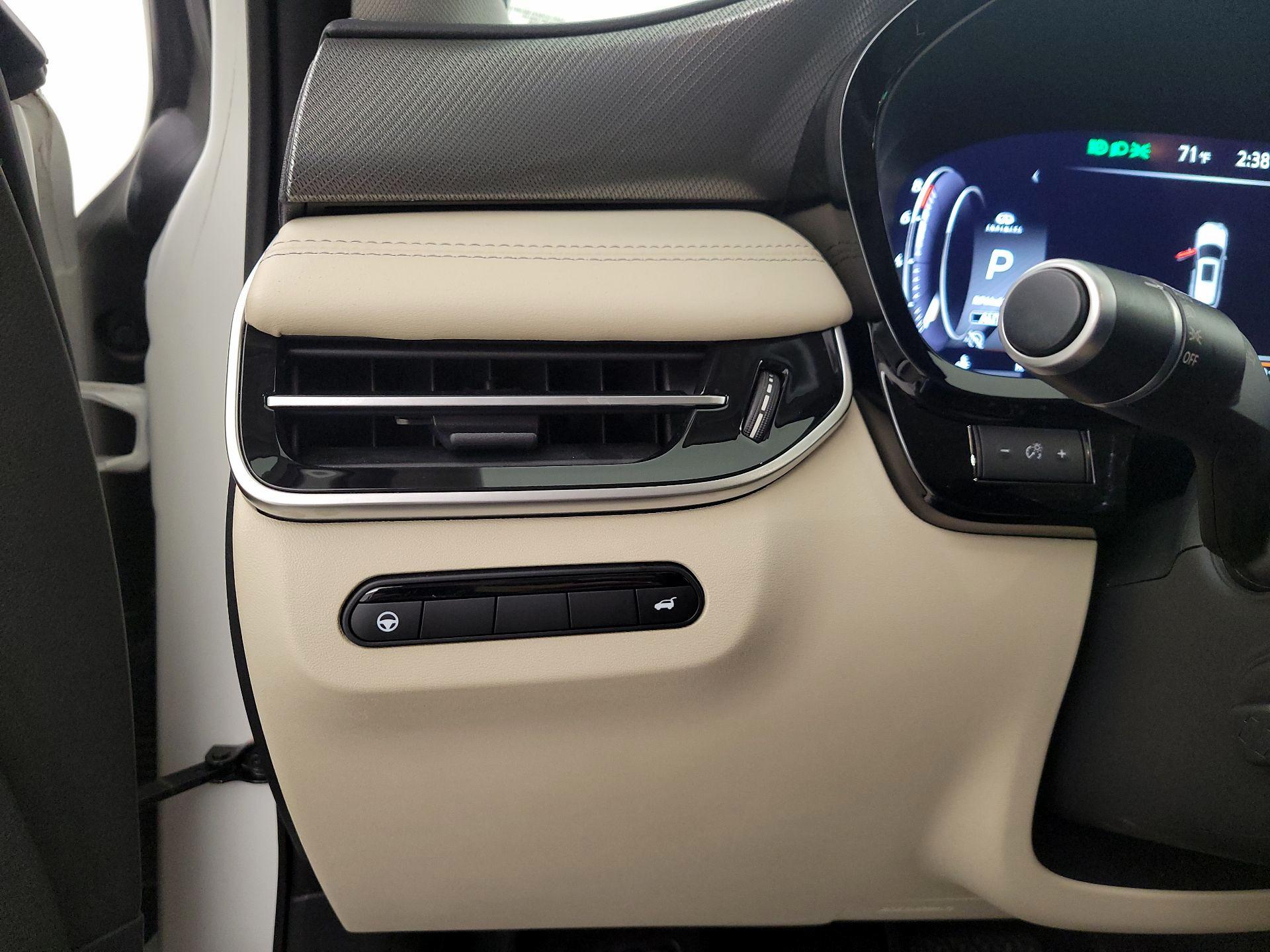 Thumbnail: 2023 INFINITI QX60 - 11