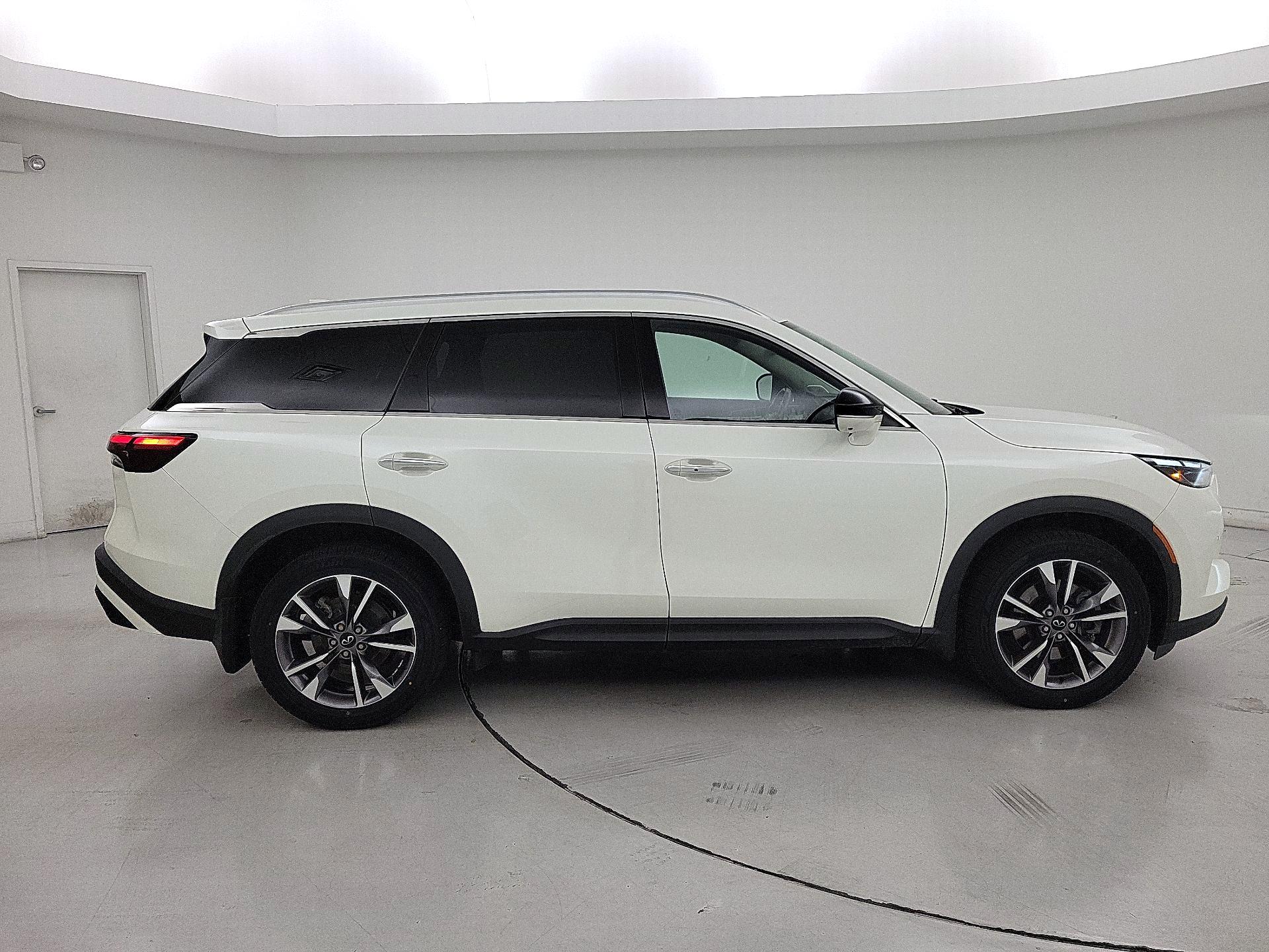 Thumbnail: 2023 INFINITI QX60 - 4