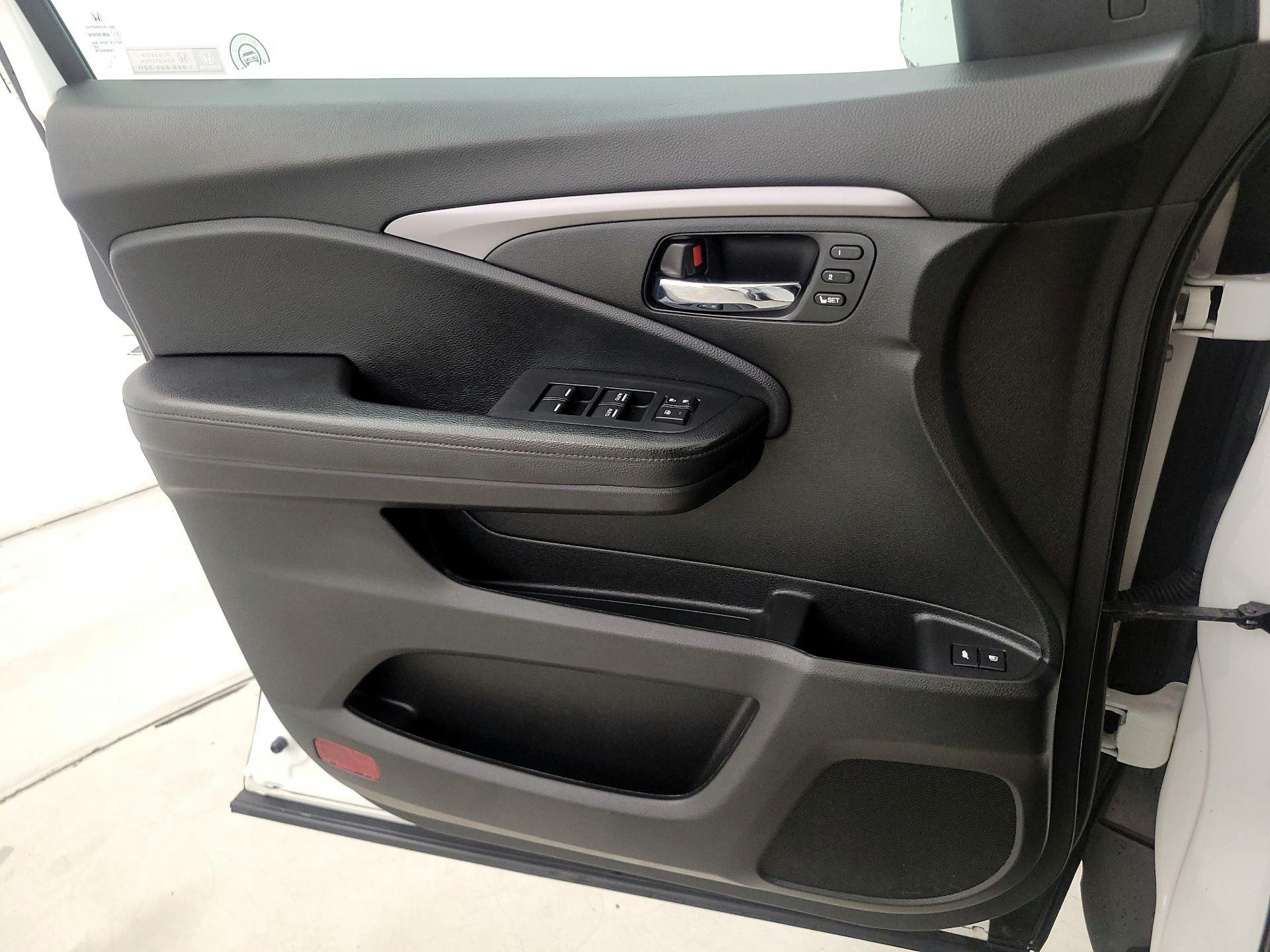 Thumbnail: 2021 Honda Pilot - 12