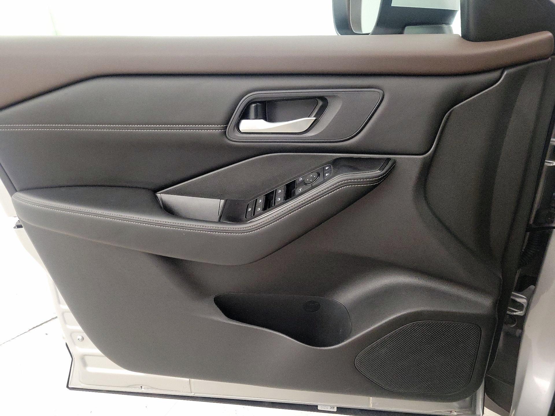 Thumbnail: 2023 Nissan Rogue - 12