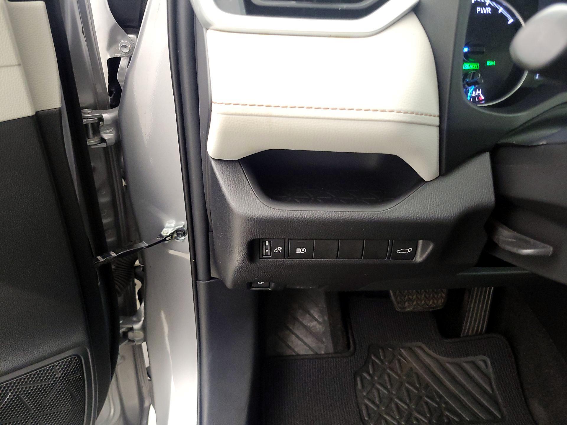 Thumbnail: 2021 Toyota RAV4 - 13