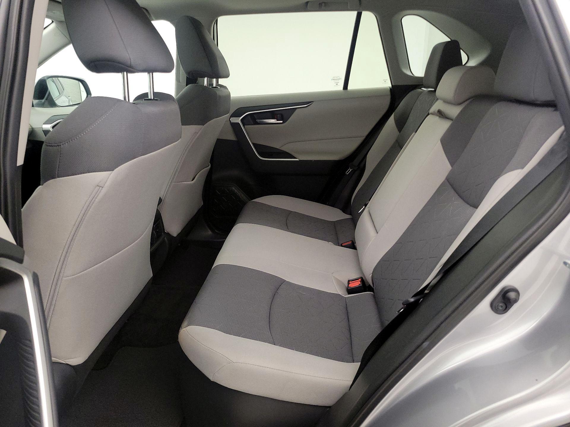 Thumbnail: 2021 Toyota RAV4 - 20