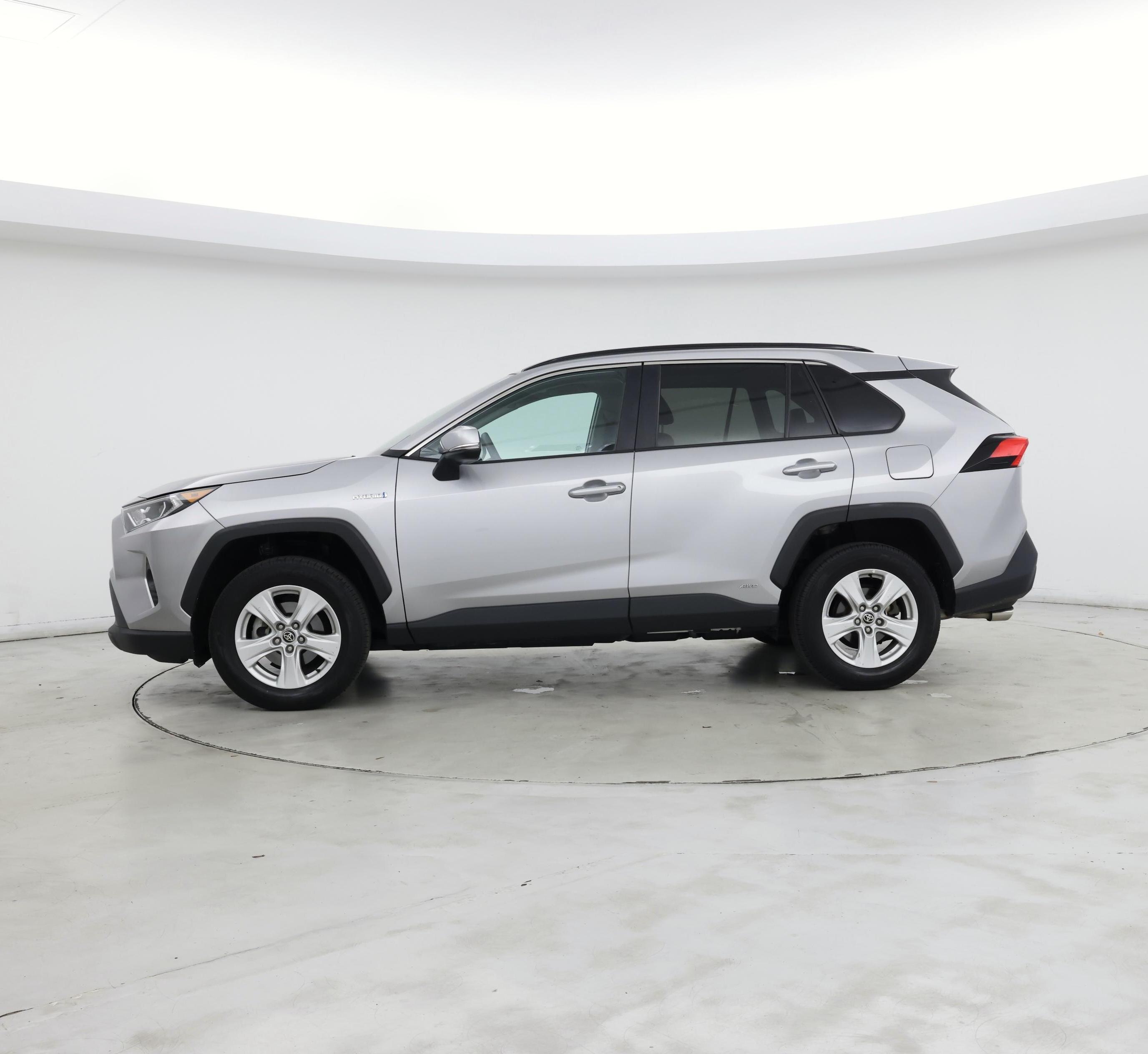 Thumbnail: 2021 Toyota RAV4 - 3
