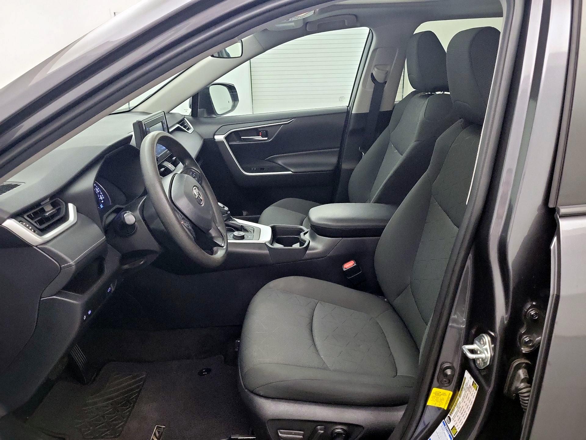 Thumbnail: 2021 Toyota RAV4 - 11