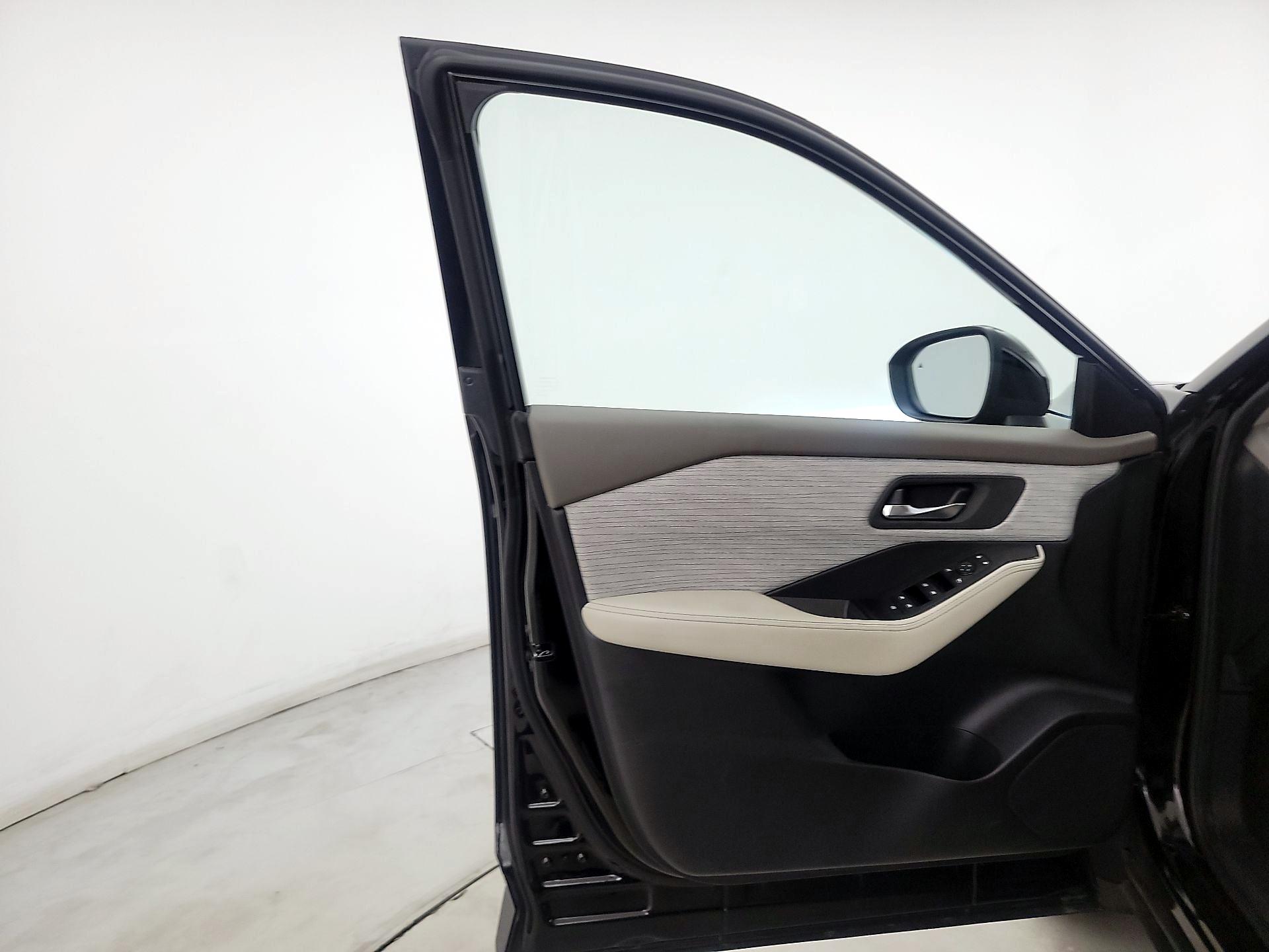 Thumbnail: 2023 Nissan Rogue - 12