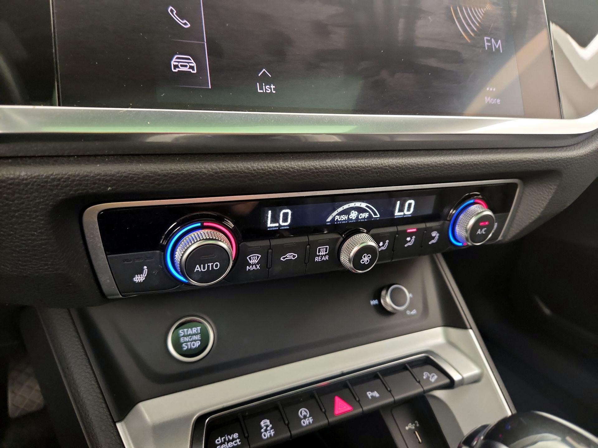 Thumbnail: 2021 Audi Q3 - 16