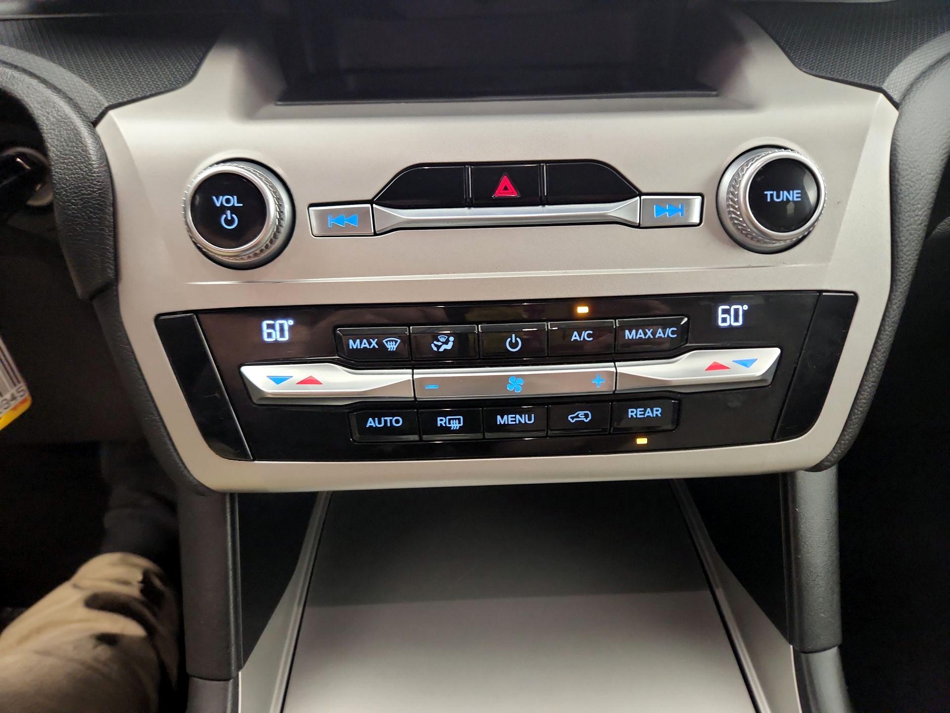 Thumbnail: 2021 Ford Explorer - 16