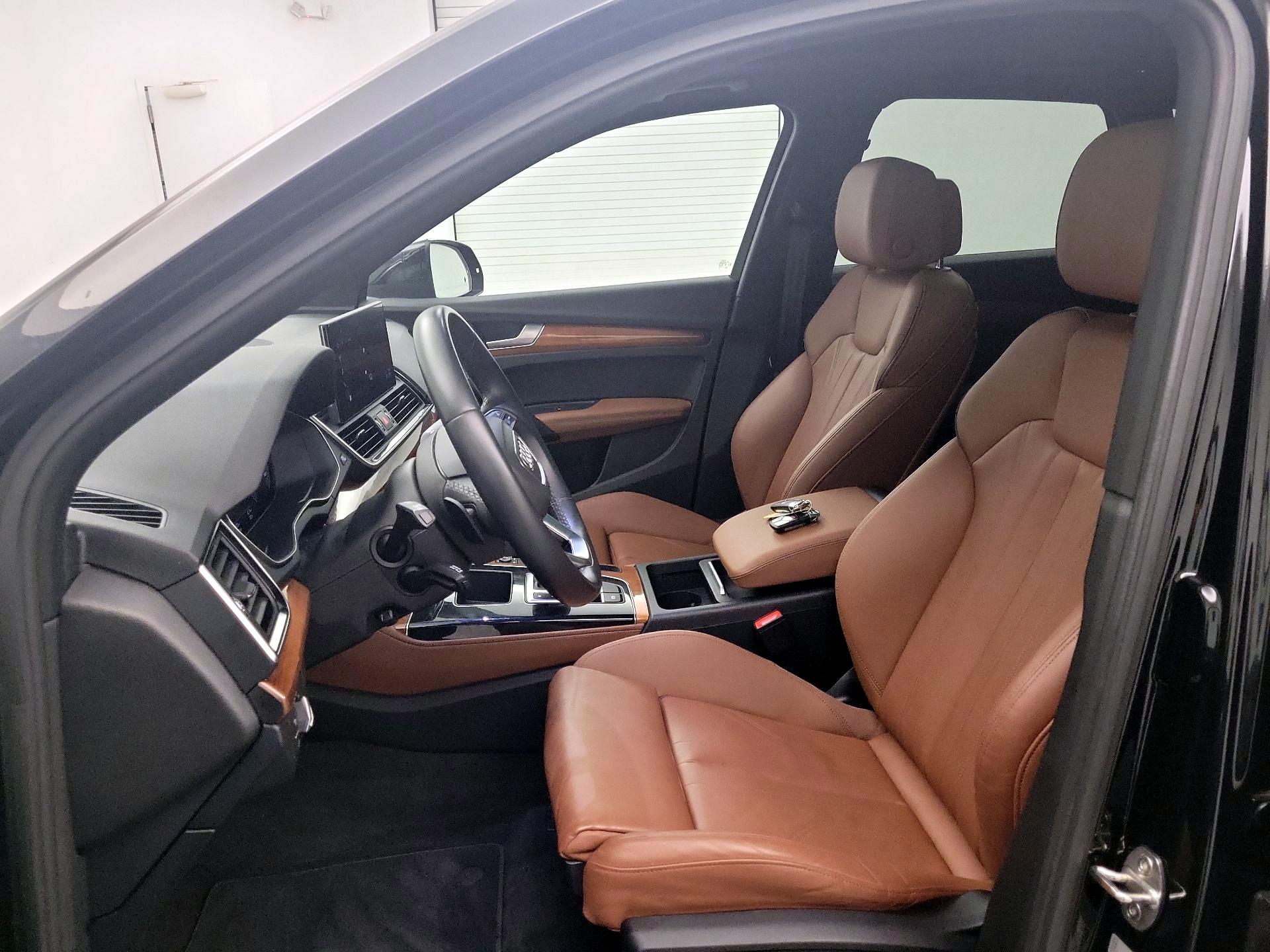 Thumbnail: 2022 Audi Q5 - 11