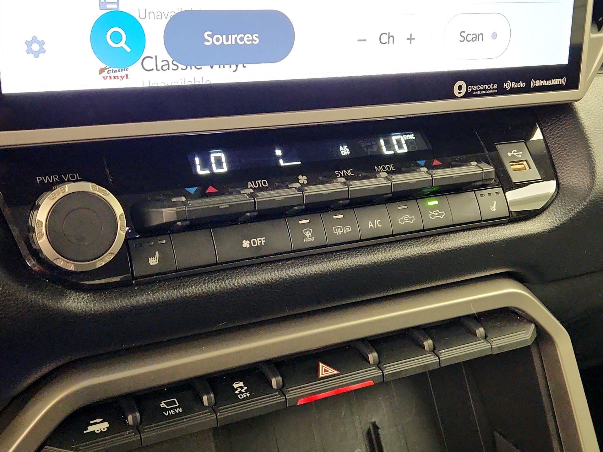 Thumbnail: 2022 Toyota Tundra - 17