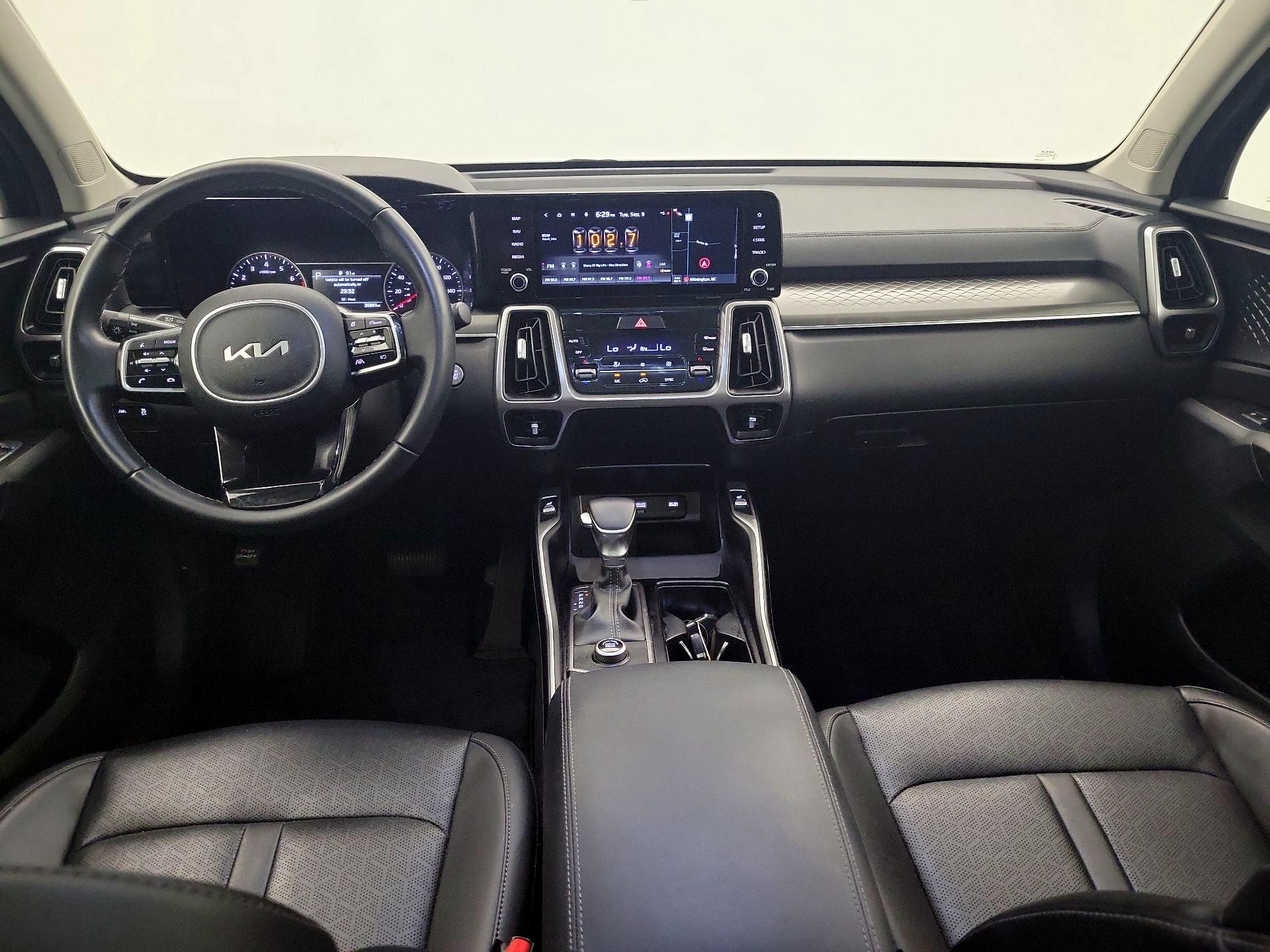 Thumbnail: 2022 Kia Sorento - 9