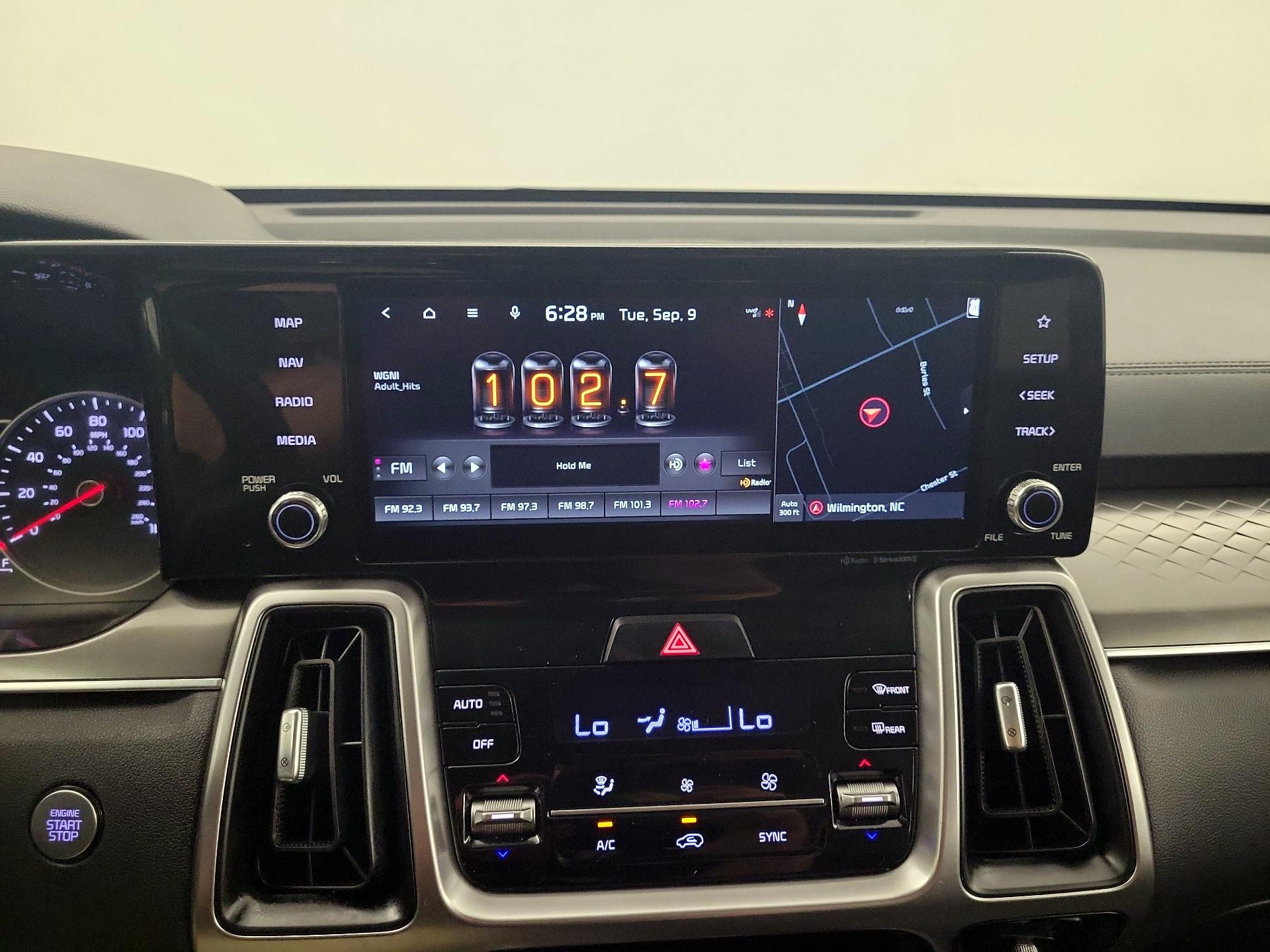 Thumbnail: 2022 Kia Sorento - 16