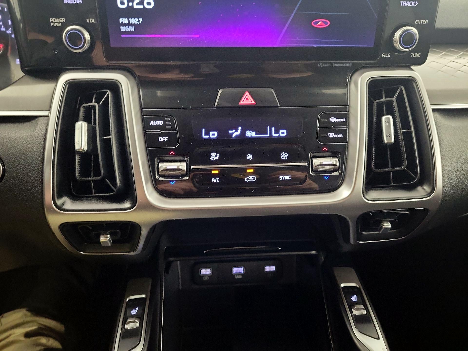Thumbnail: 2022 Kia Sorento - 17