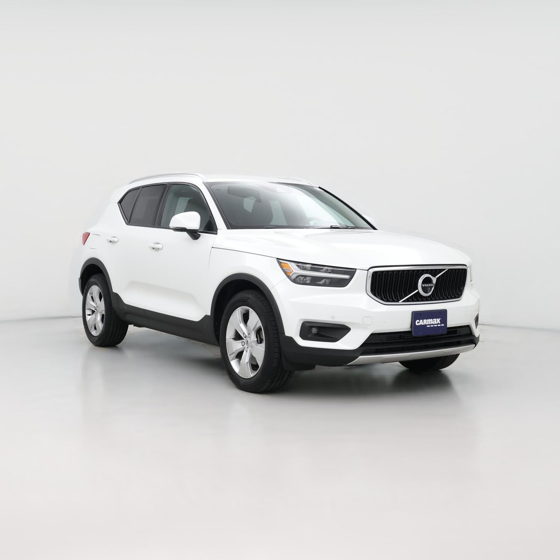 Thumbnail: 2022 Volvo XC40 - 1