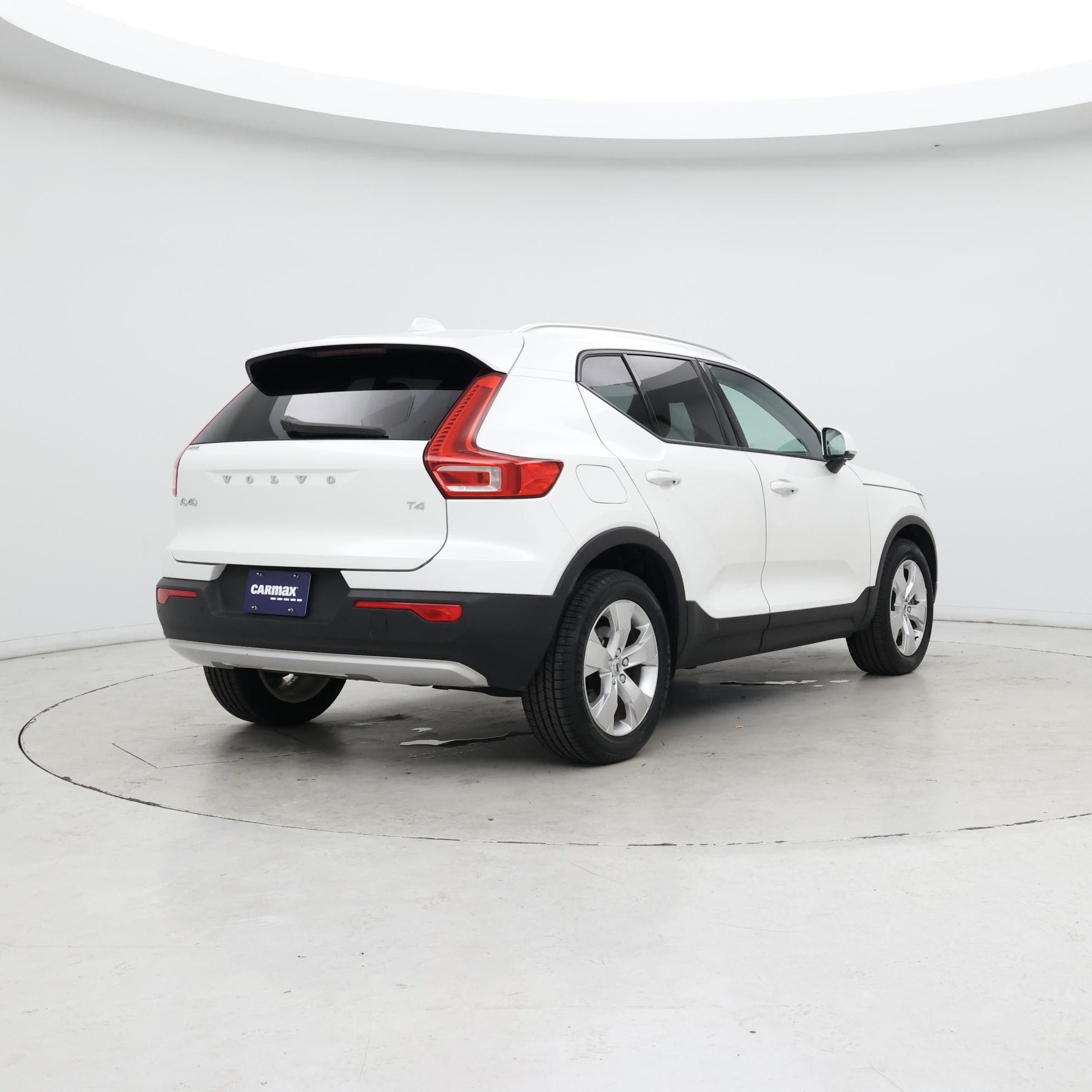 Thumbnail: 2022 Volvo XC40 - 8