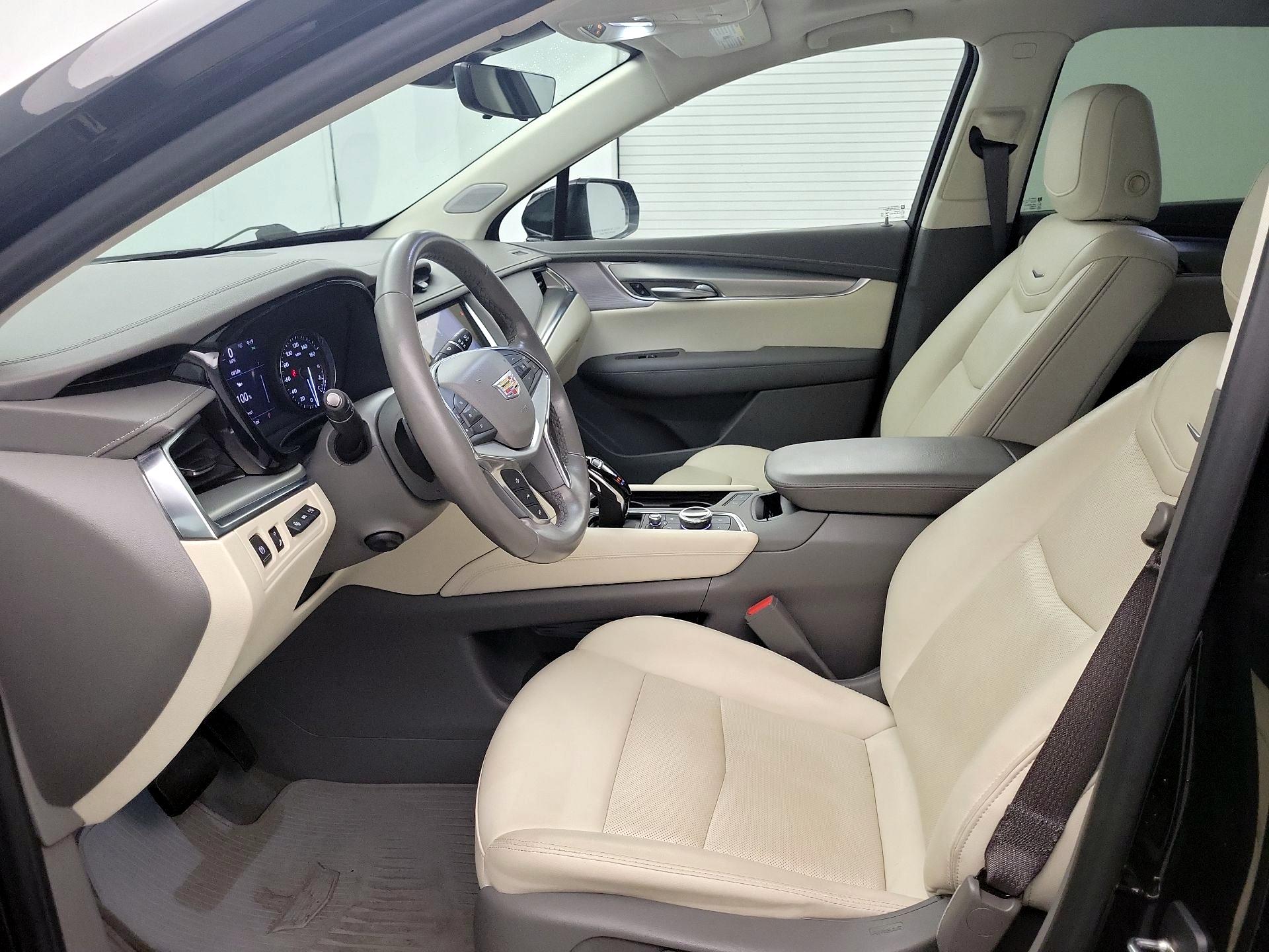 Thumbnail: 2021 Cadillac XT5 - 11