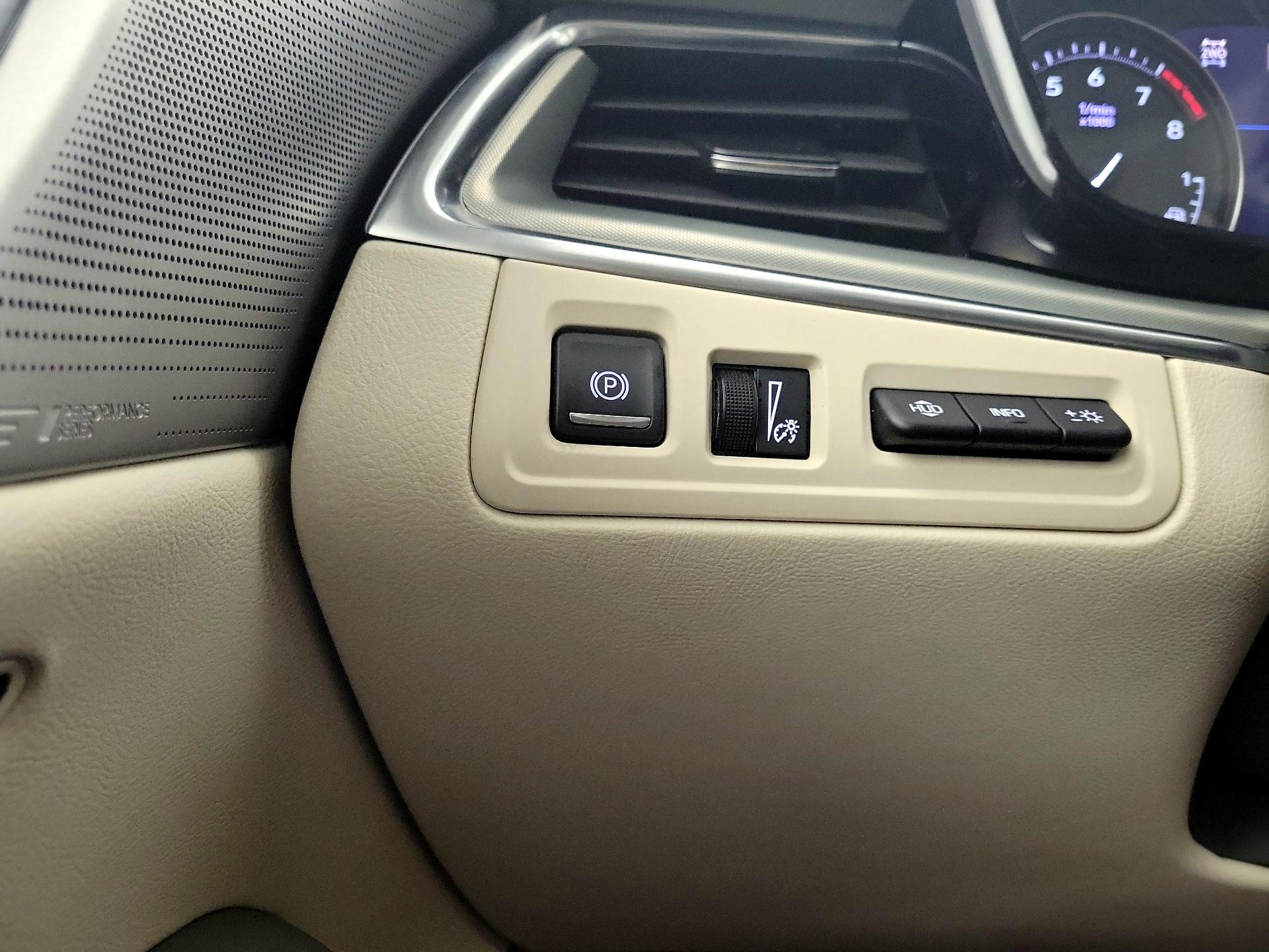 Thumbnail: 2021 Cadillac XT5 - 13