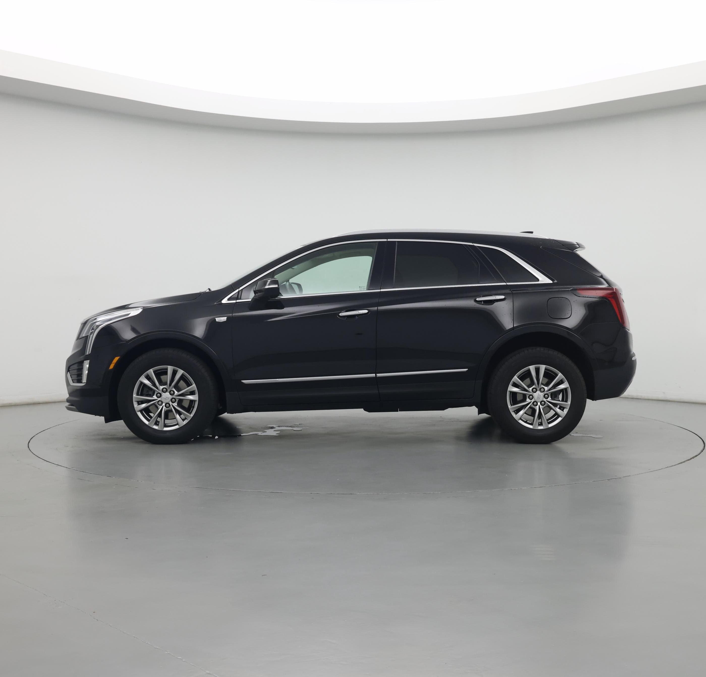 Thumbnail: 2021 Cadillac XT5 - 3