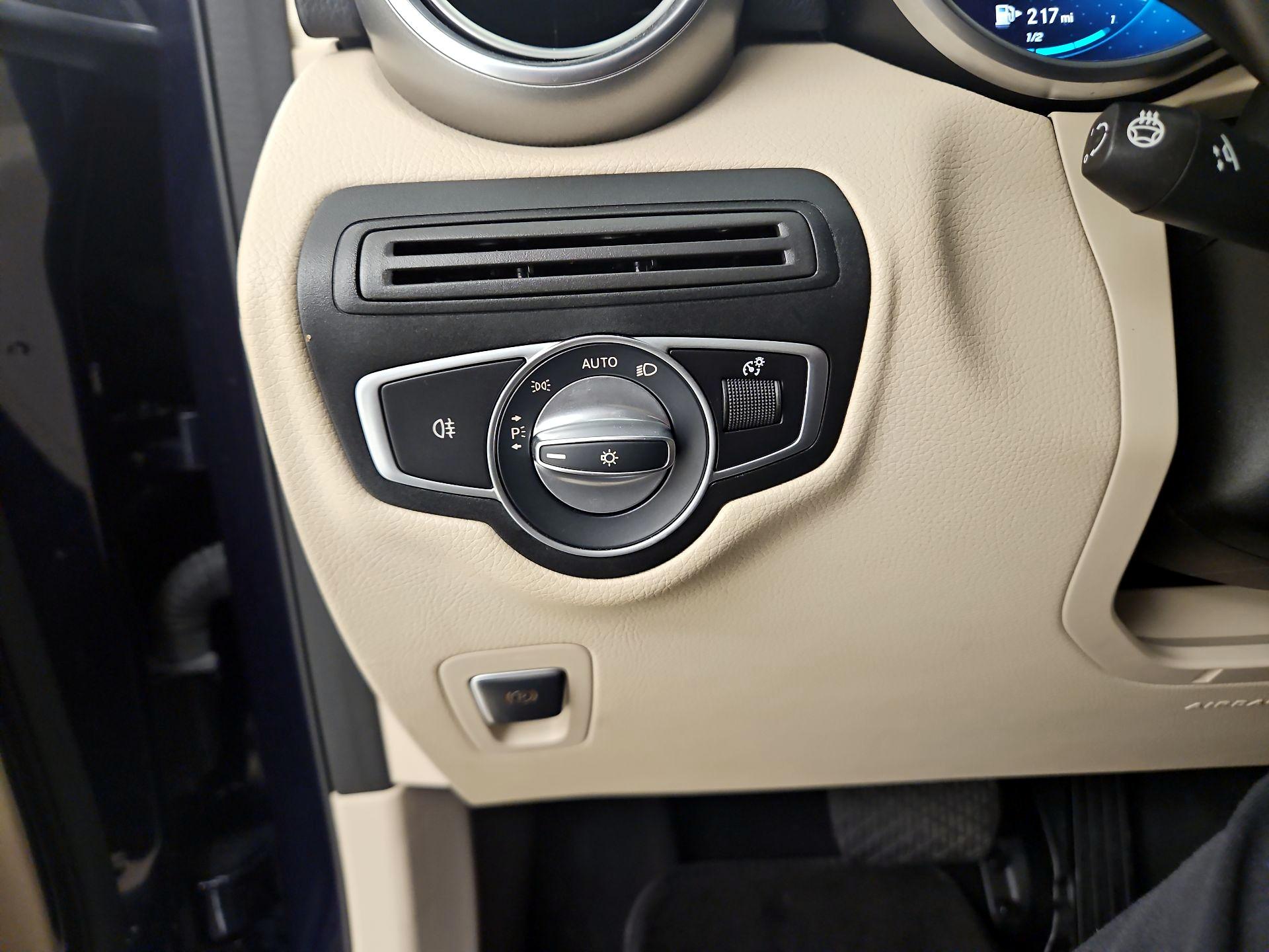 Thumbnail: 2022 Mercedes-Benz GLC - 13