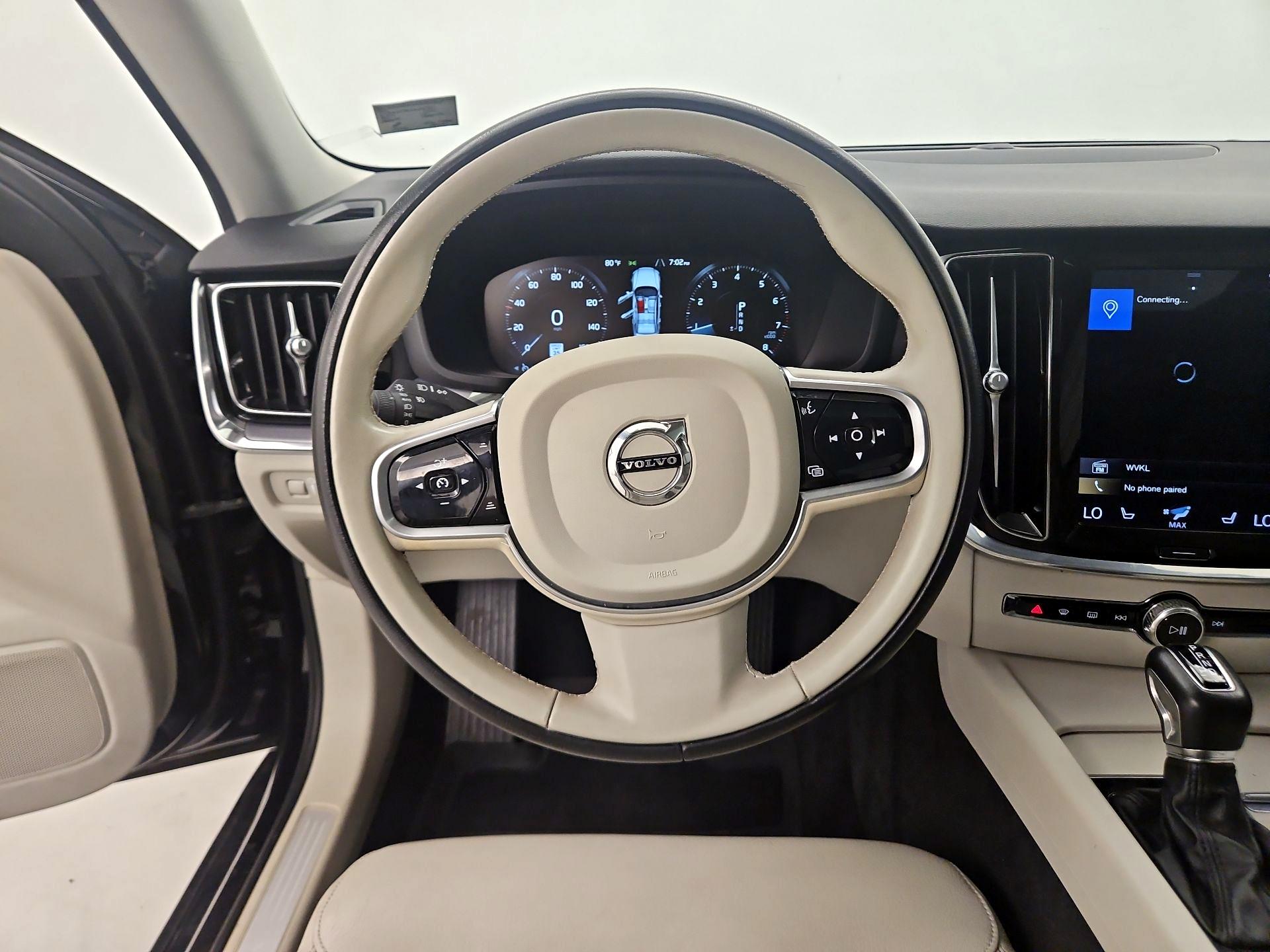Thumbnail: 2020 Volvo S60 - 10