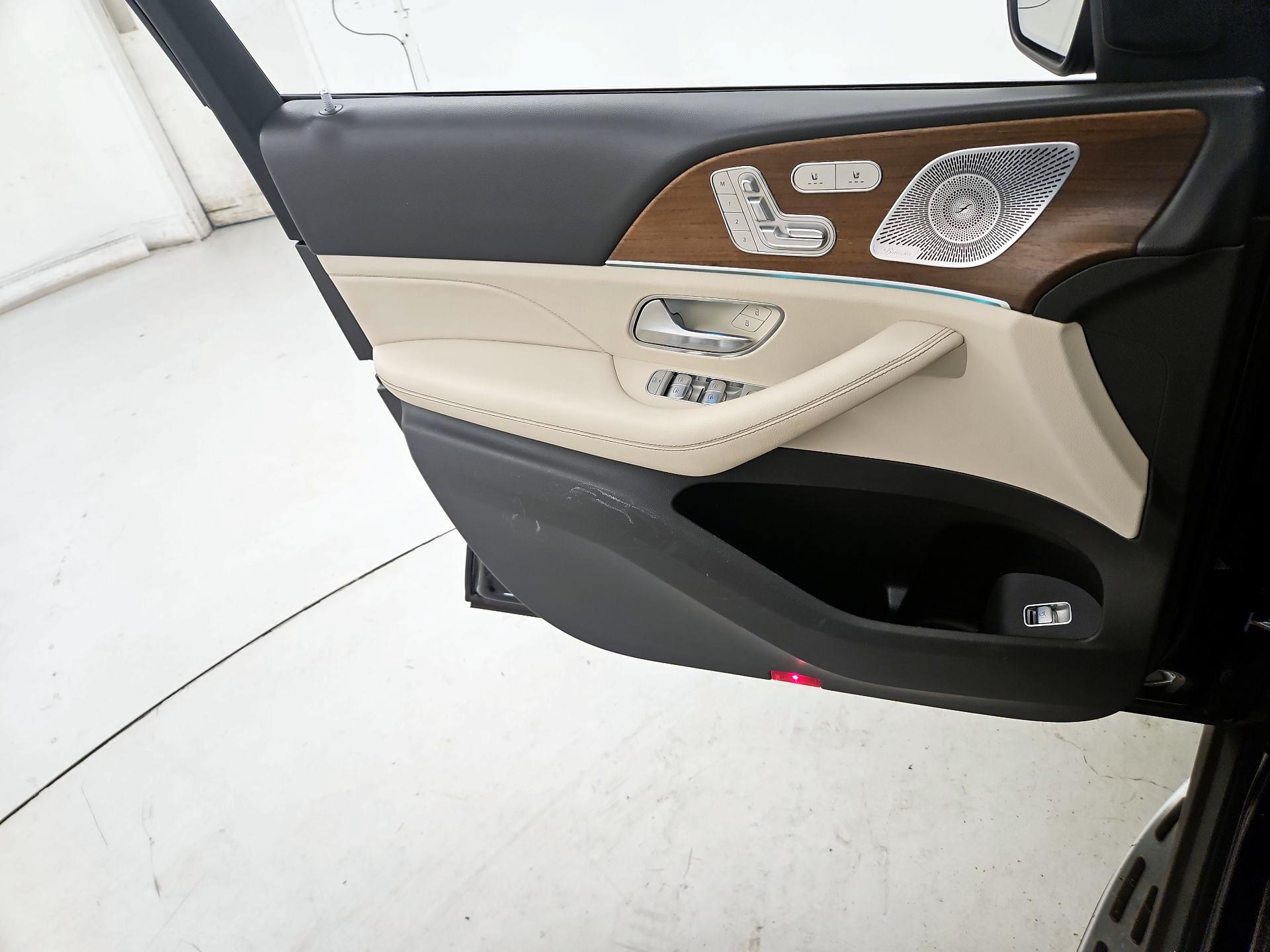 Thumbnail: 2020 Mercedes-Benz GLE - 12