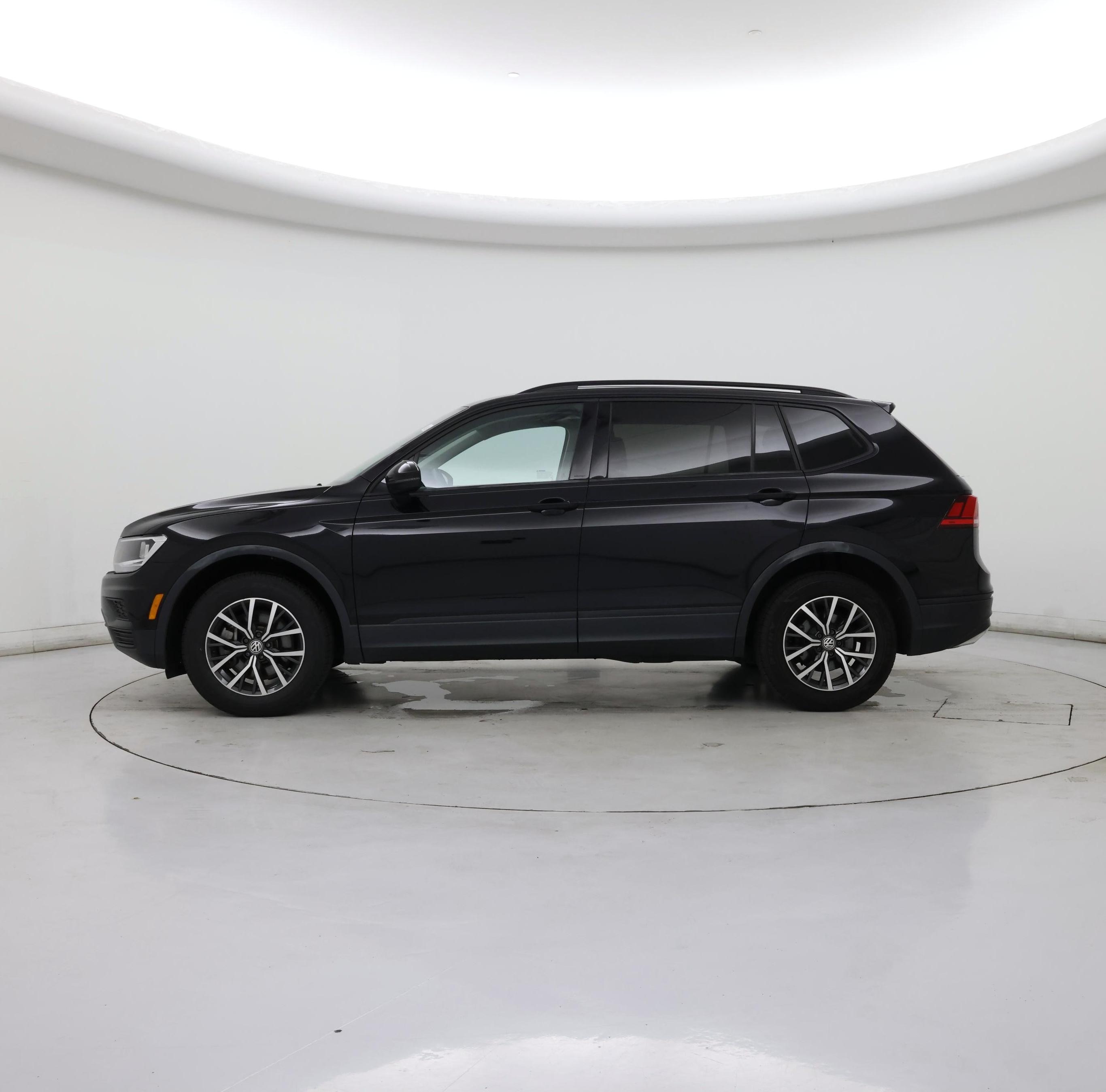 Thumbnail: 2021 Volkswagen Tiguan - 3