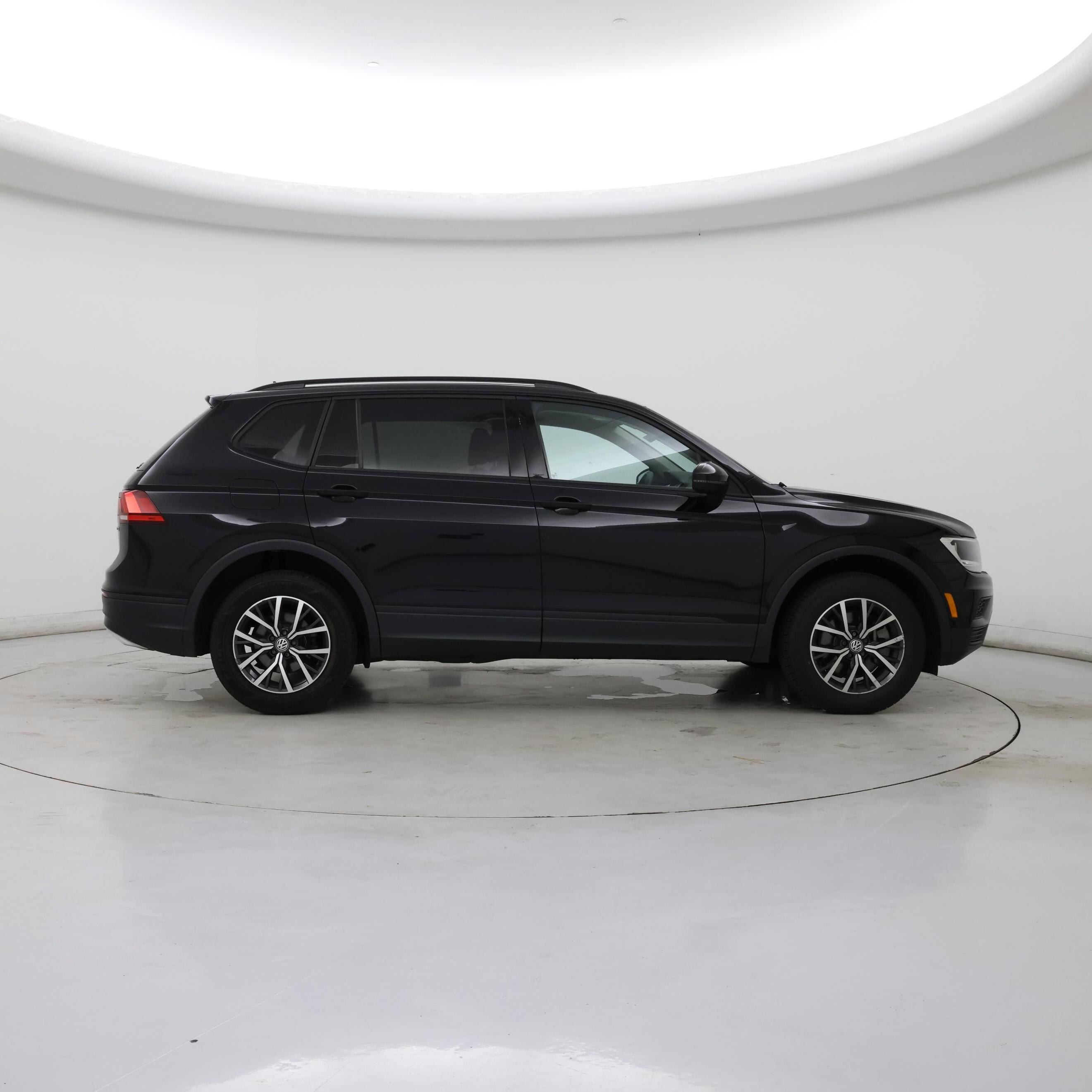 Thumbnail: 2021 Volkswagen Tiguan - 7