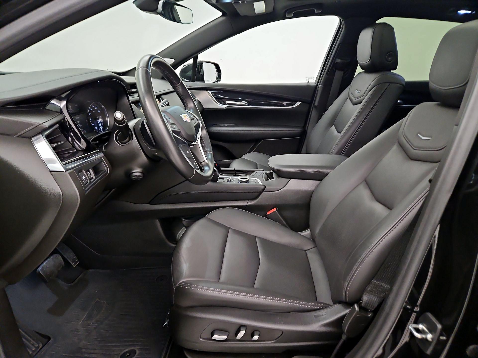 Thumbnail: 2022 Cadillac XT5 - 11