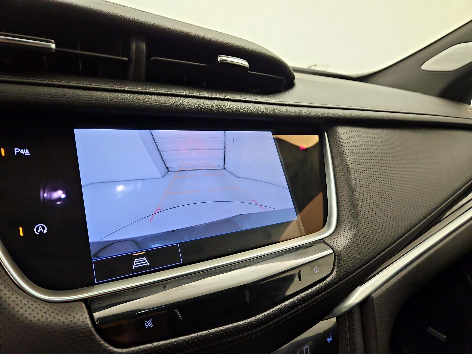 Thumbnail: 2022 Cadillac XT5 - 14