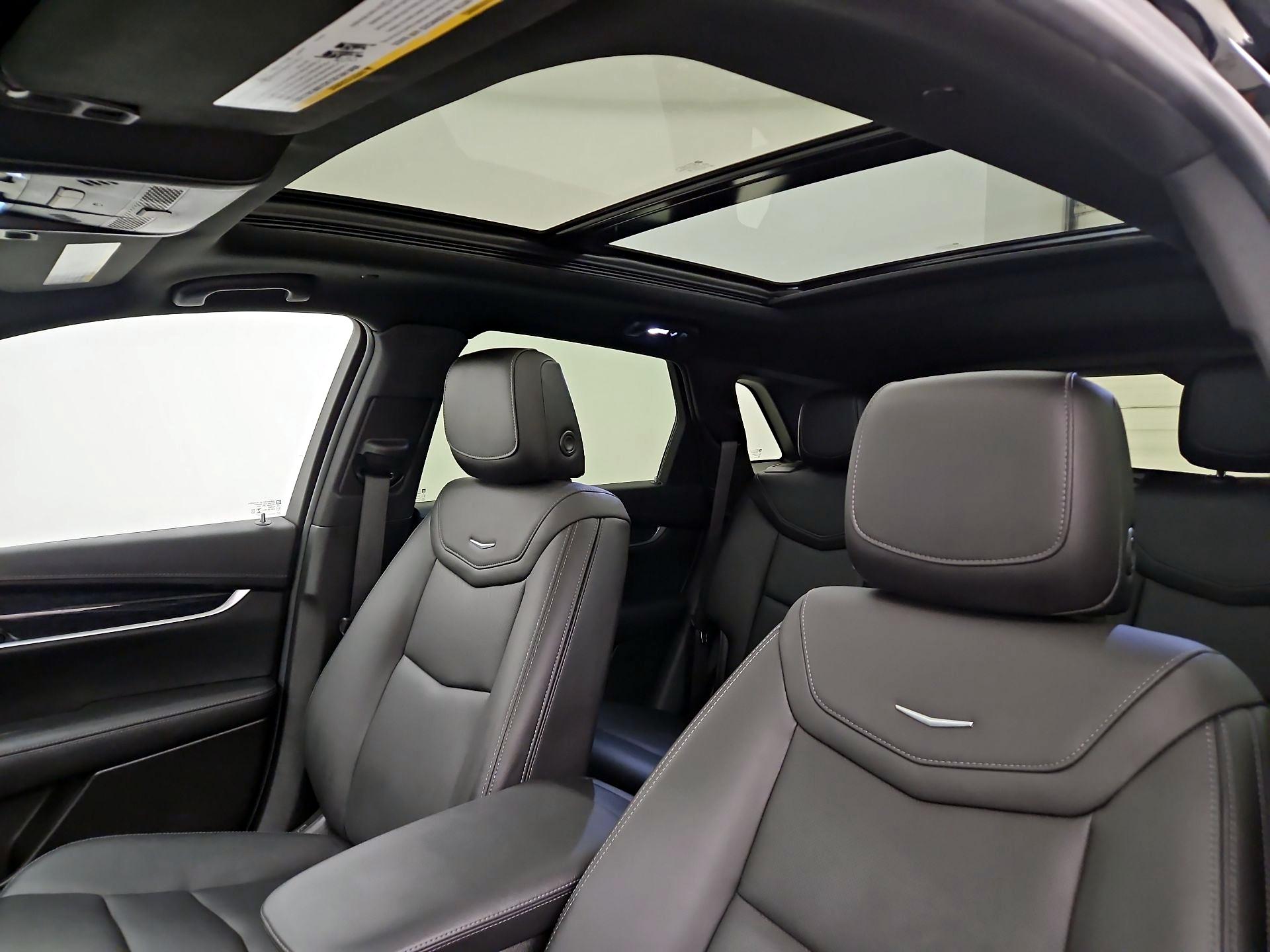 Thumbnail: 2022 Cadillac XT5 - 19