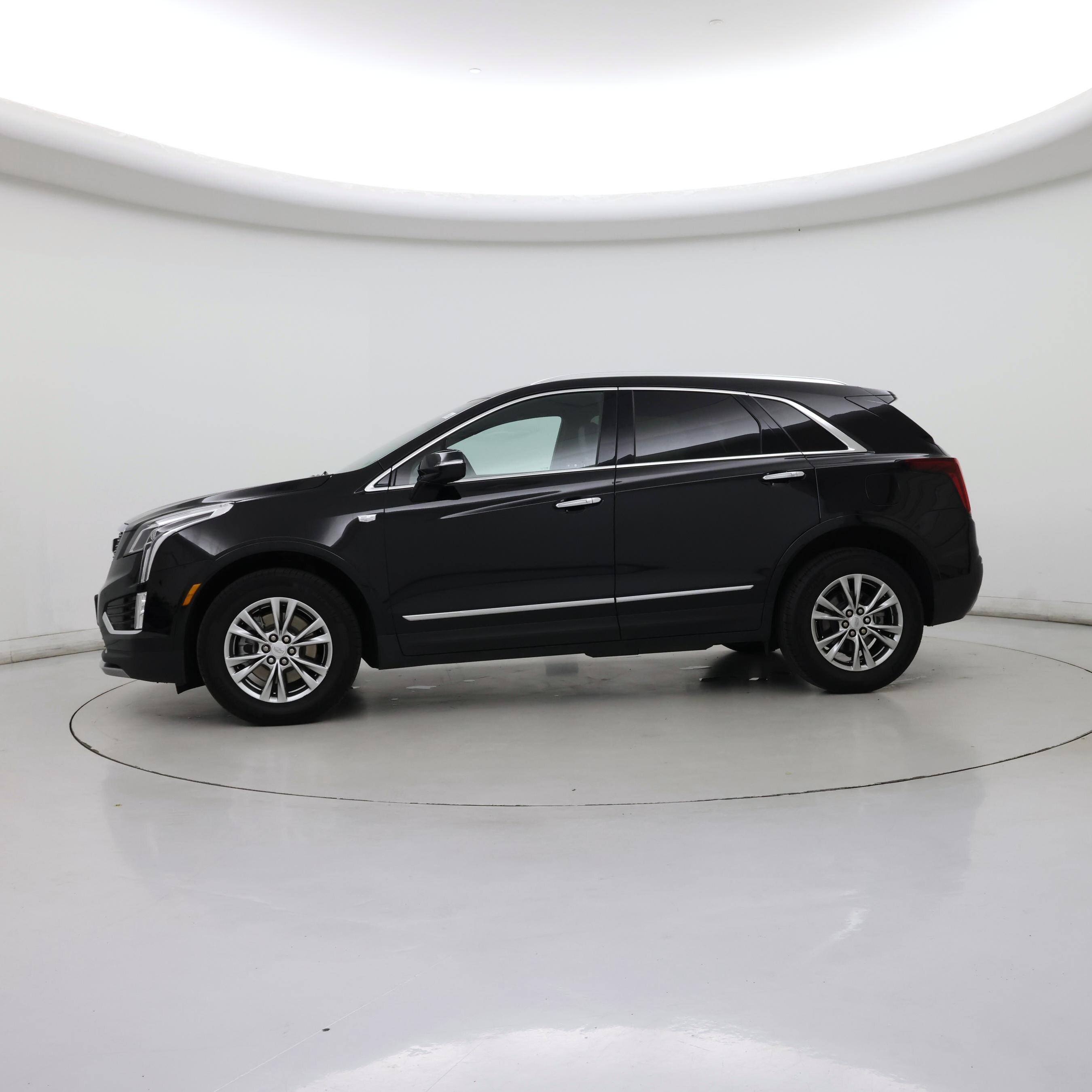 Thumbnail: 2022 Cadillac XT5 - 3