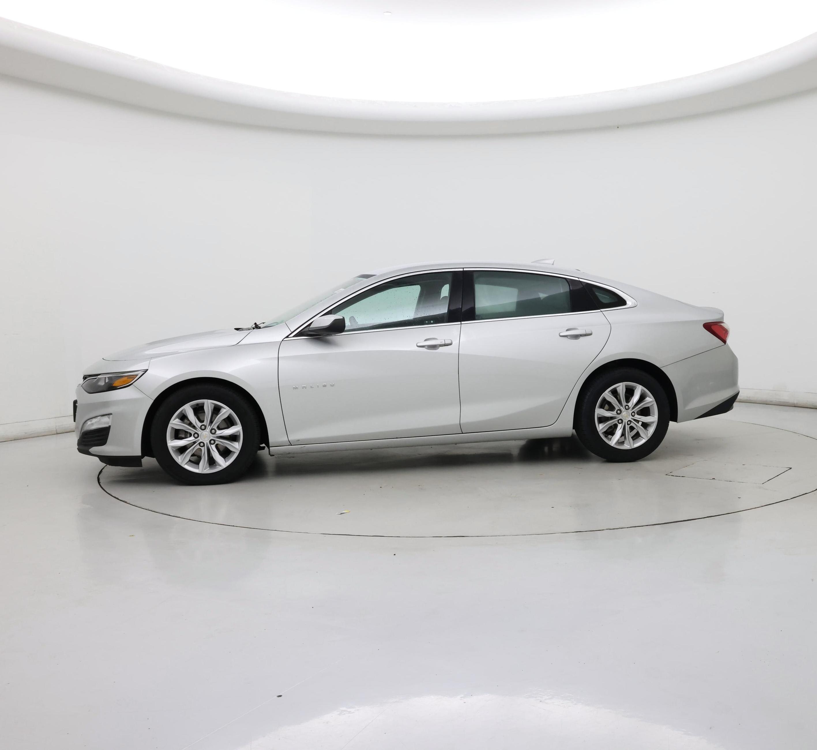 Thumbnail: 2021 Chevrolet Malibu - 3