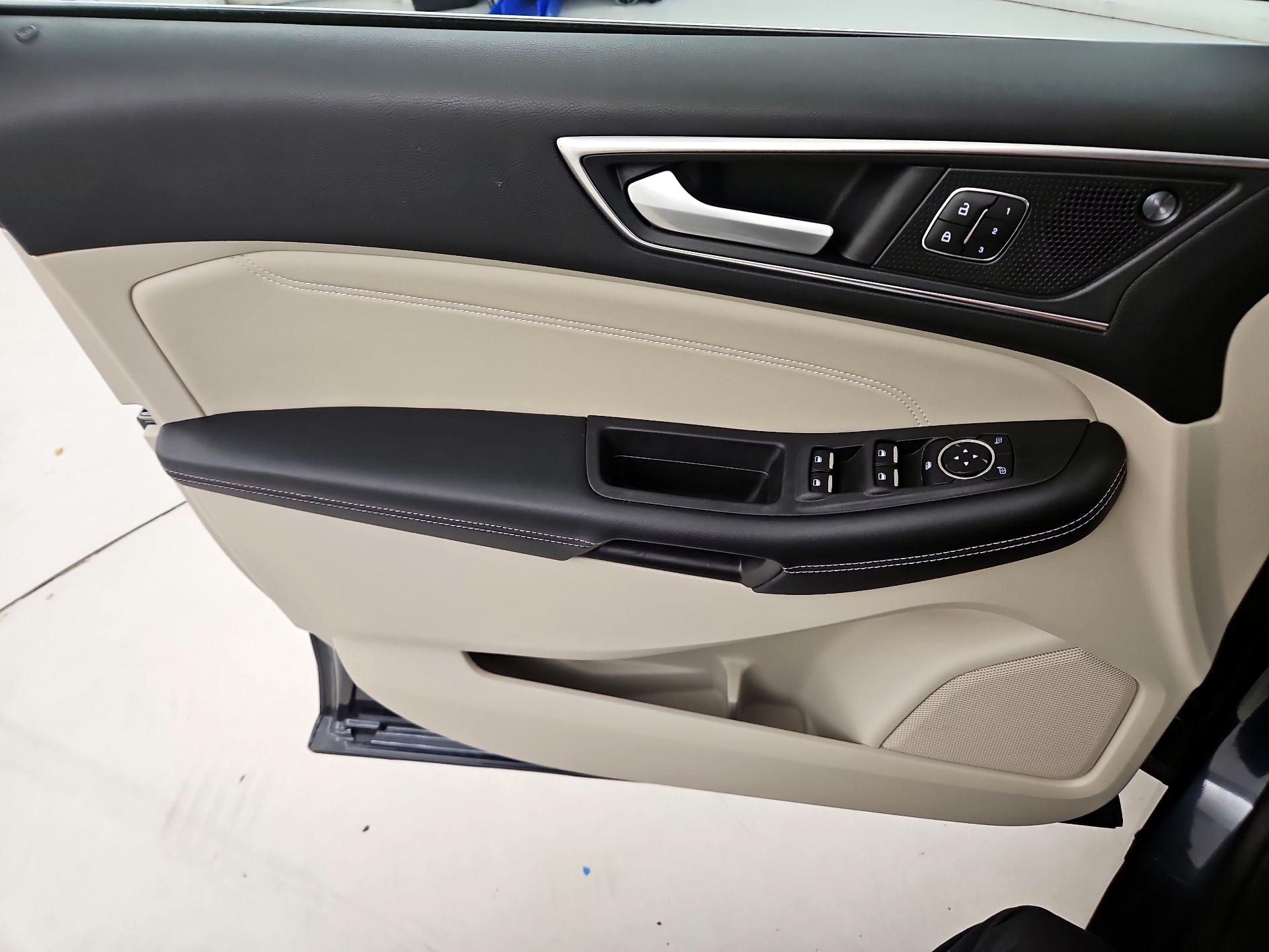 Thumbnail: 2022 Ford Edge - 12