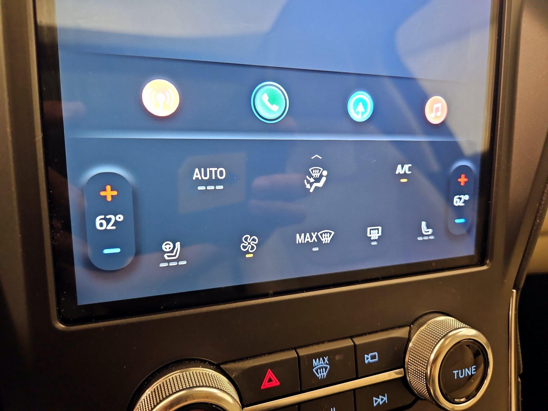 Thumbnail: 2022 Ford Edge - 17