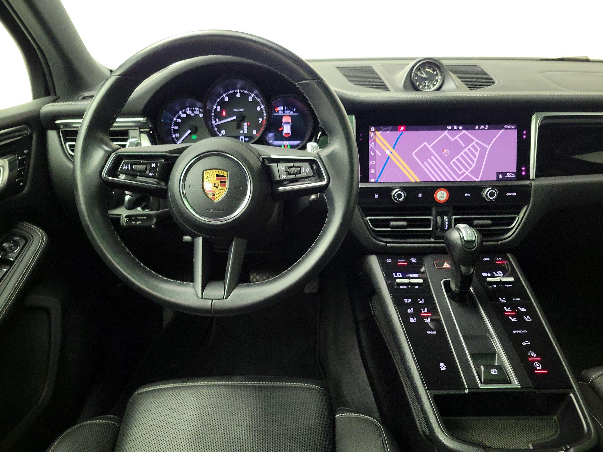 Thumbnail: 2022 Porsche Macan - 10