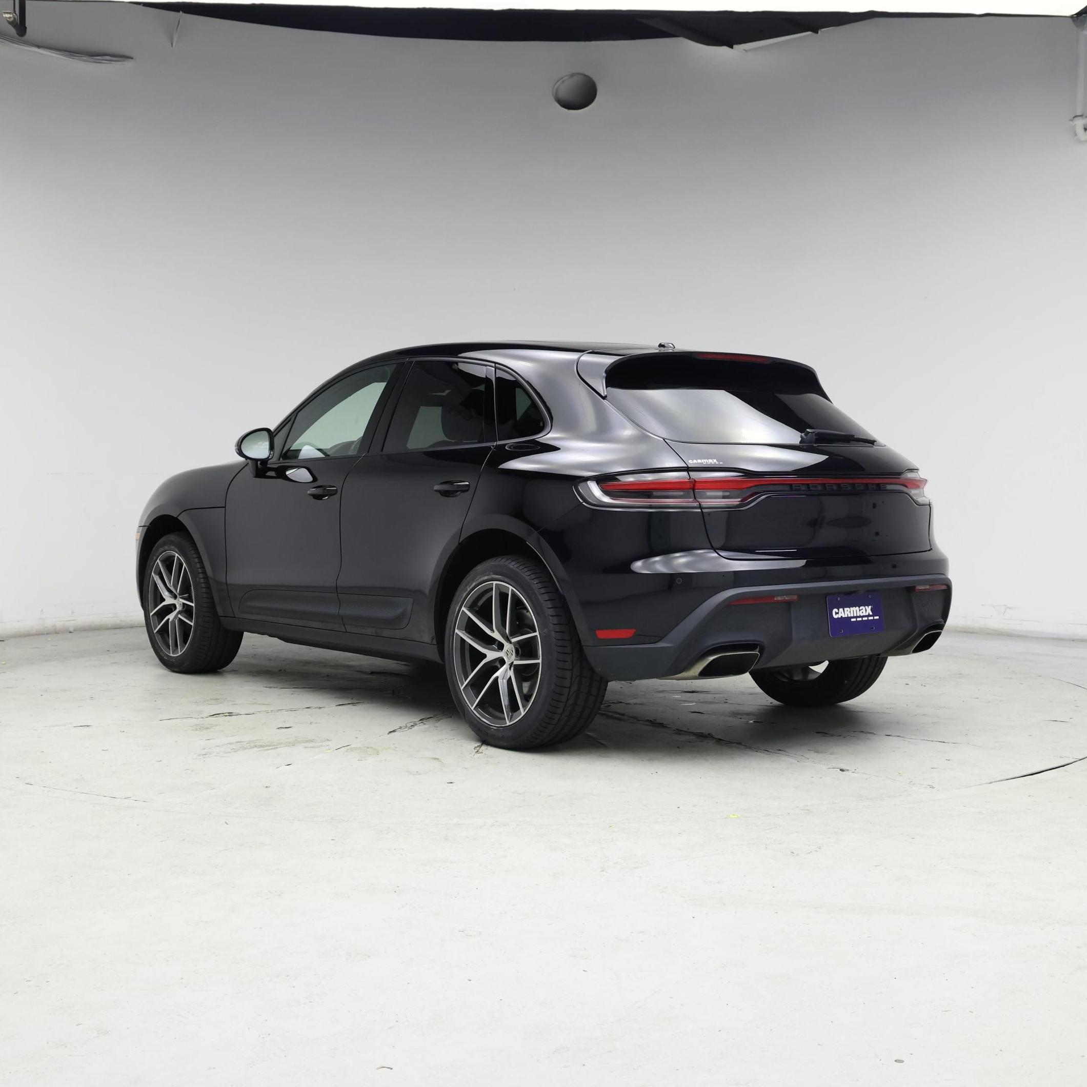 Thumbnail: 2022 Porsche Macan - 2