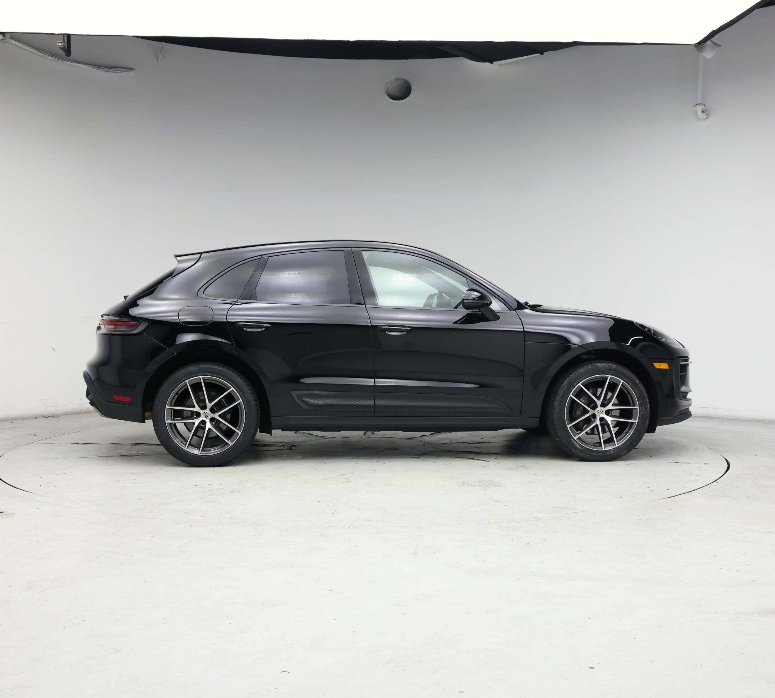 Thumbnail: 2022 Porsche Macan - 7