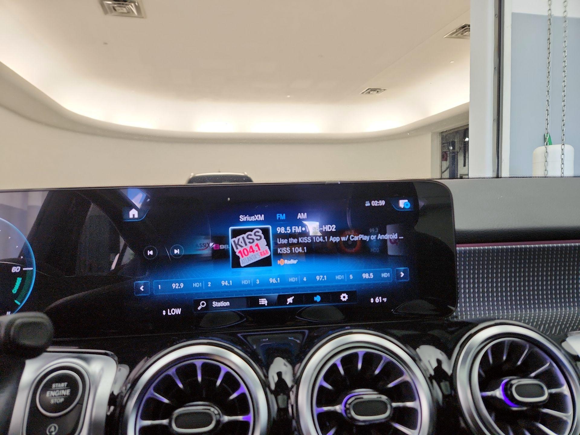 Thumbnail: 2022 Mercedes-Benz GLB - 16