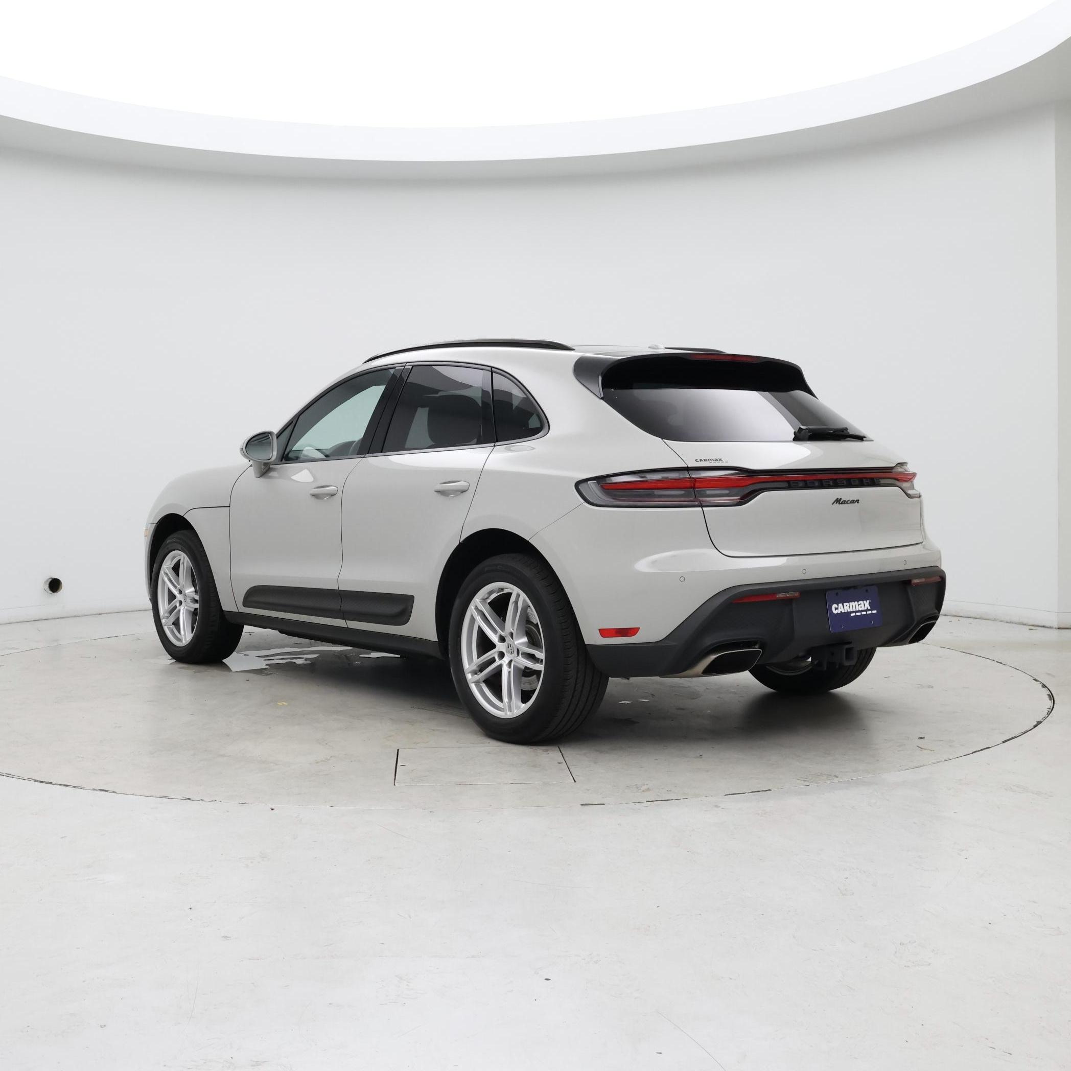 Thumbnail: 2022 Porsche Macan - 2