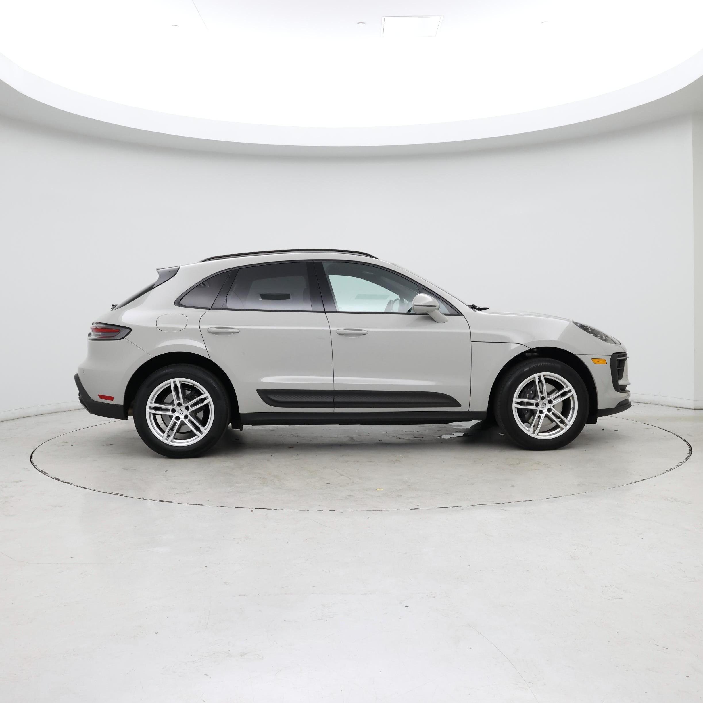 Thumbnail: 2022 Porsche Macan - 7