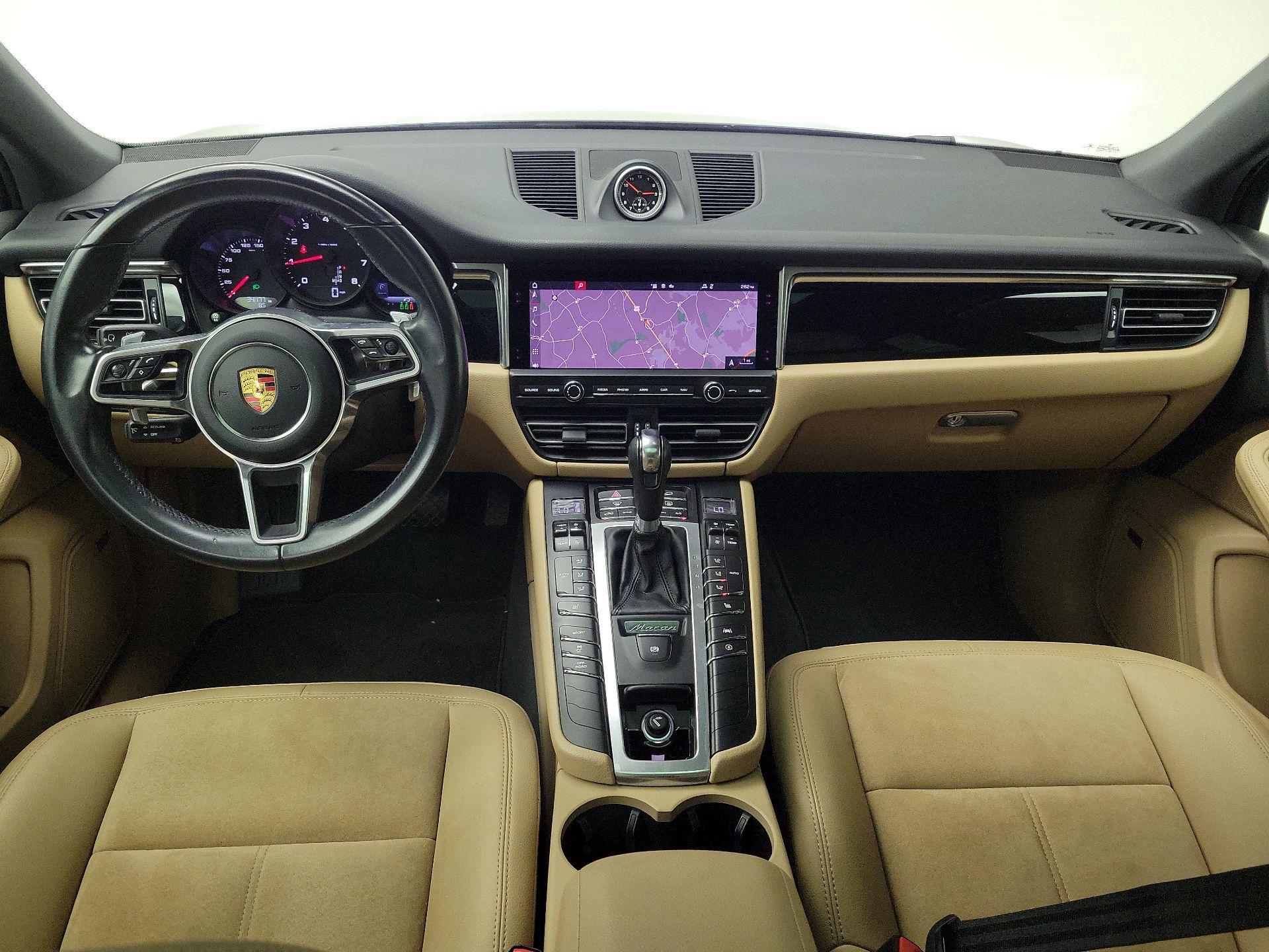 Thumbnail: 2021 Porsche Macan - 9