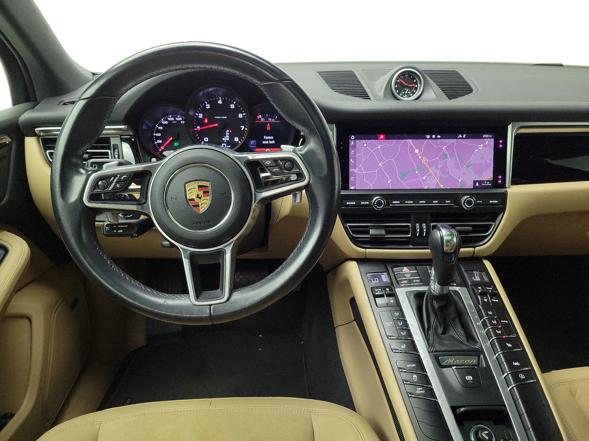 Thumbnail: 2021 Porsche Macan - 10